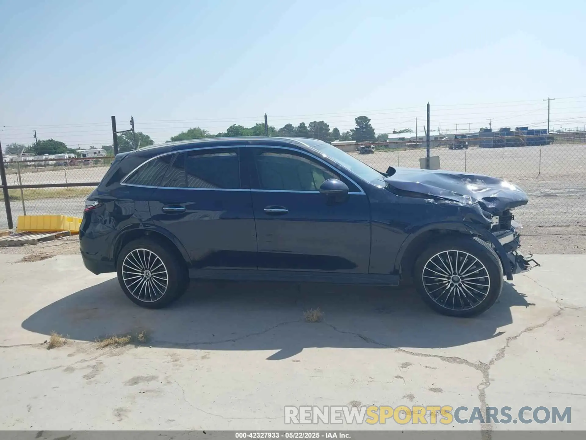 13 Photograph of a damaged car W1NKM4HB8PU005288 MERCEDES-BENZ GLC 300 2023