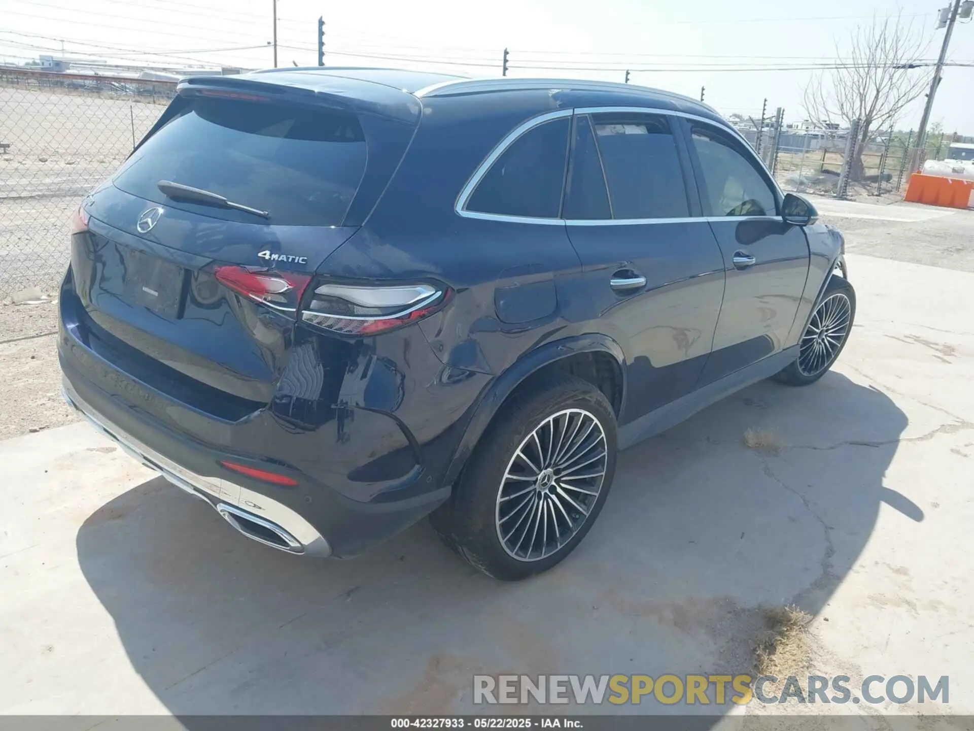4 Photograph of a damaged car W1NKM4HB8PU005288 MERCEDES-BENZ GLC 300 2023