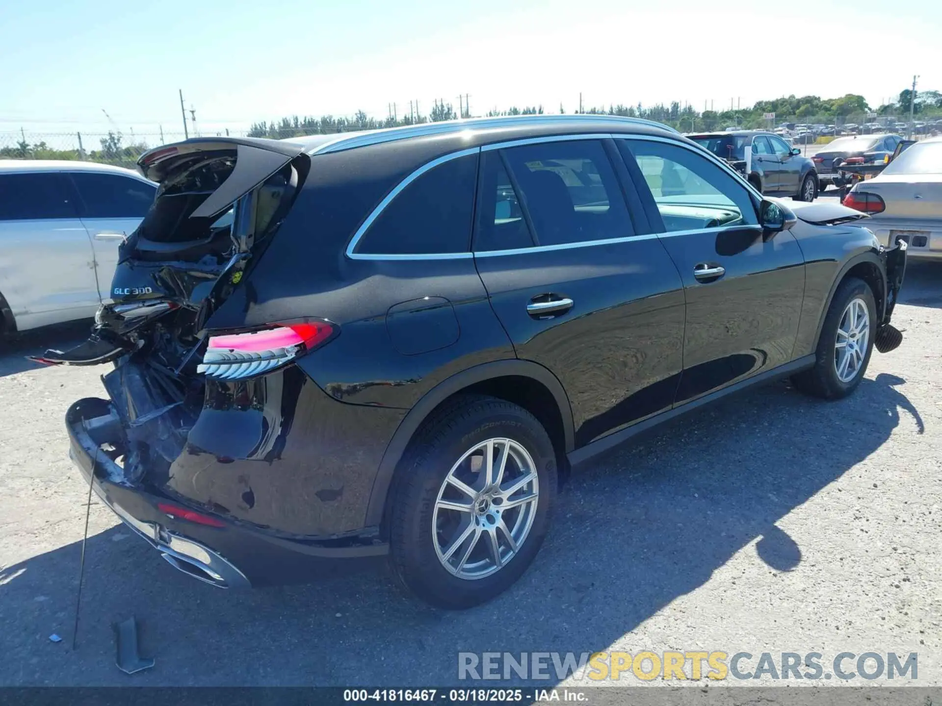 4 Photograph of a damaged car W1NKM4HB8PU015867 MERCEDES-BENZ GLC 300 2023