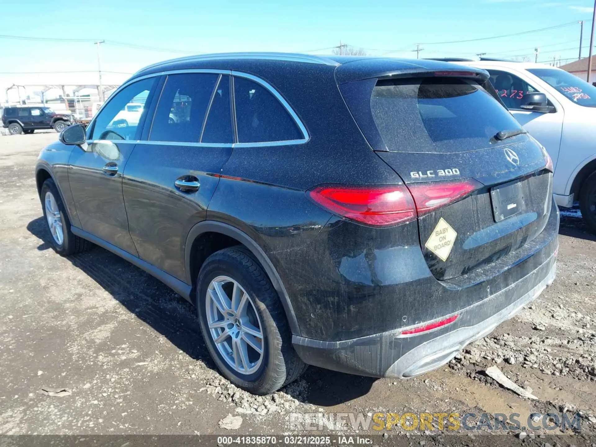 3 Photograph of a damaged car W1NKM4HB8PU023922 MERCEDES-BENZ GLC 300 2023