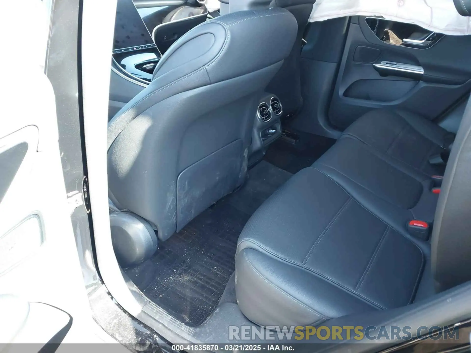 7 Photograph of a damaged car W1NKM4HB8PU023922 MERCEDES-BENZ GLC 300 2023