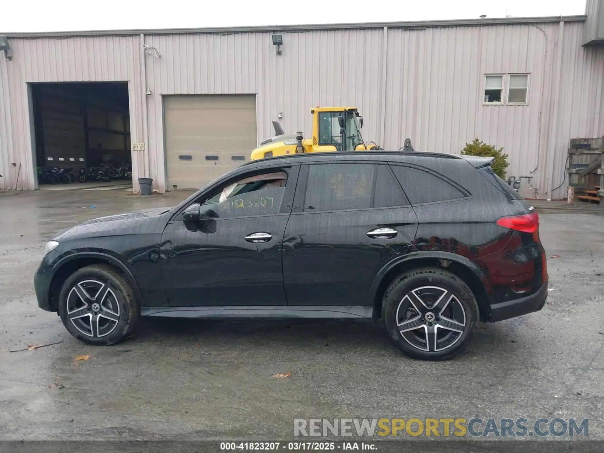 14 Photograph of a damaged car W1NKM4HB9PU029891 MERCEDES-BENZ GLC 300 2023