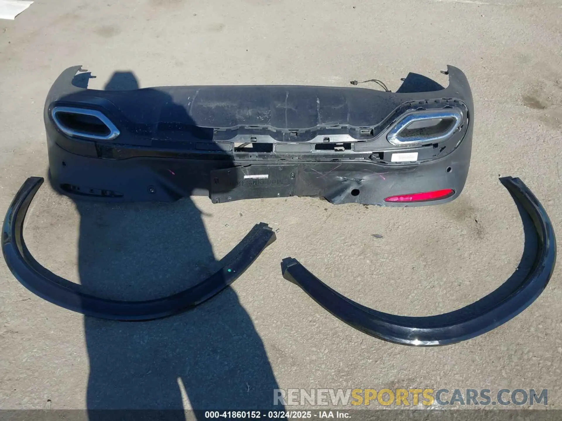 12 Photograph of a damaged car W1NKJ4HB2RF174822 MERCEDES-BENZ GLC 300 2024