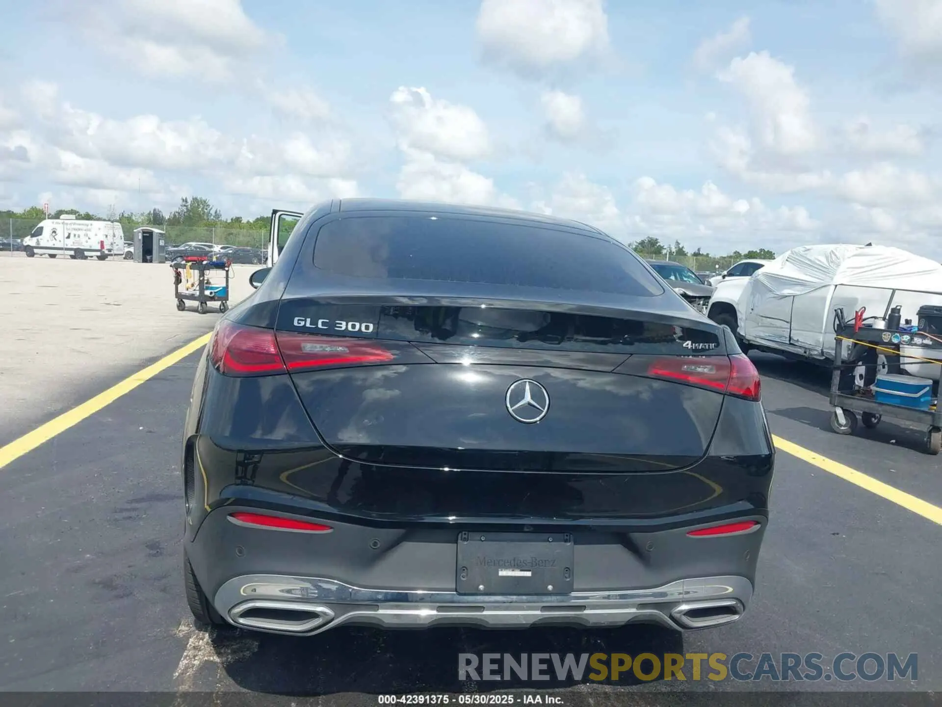 17 Photograph of a damaged car W1NKJ4HB3RF110904 MERCEDES-BENZ GLC 300 2024