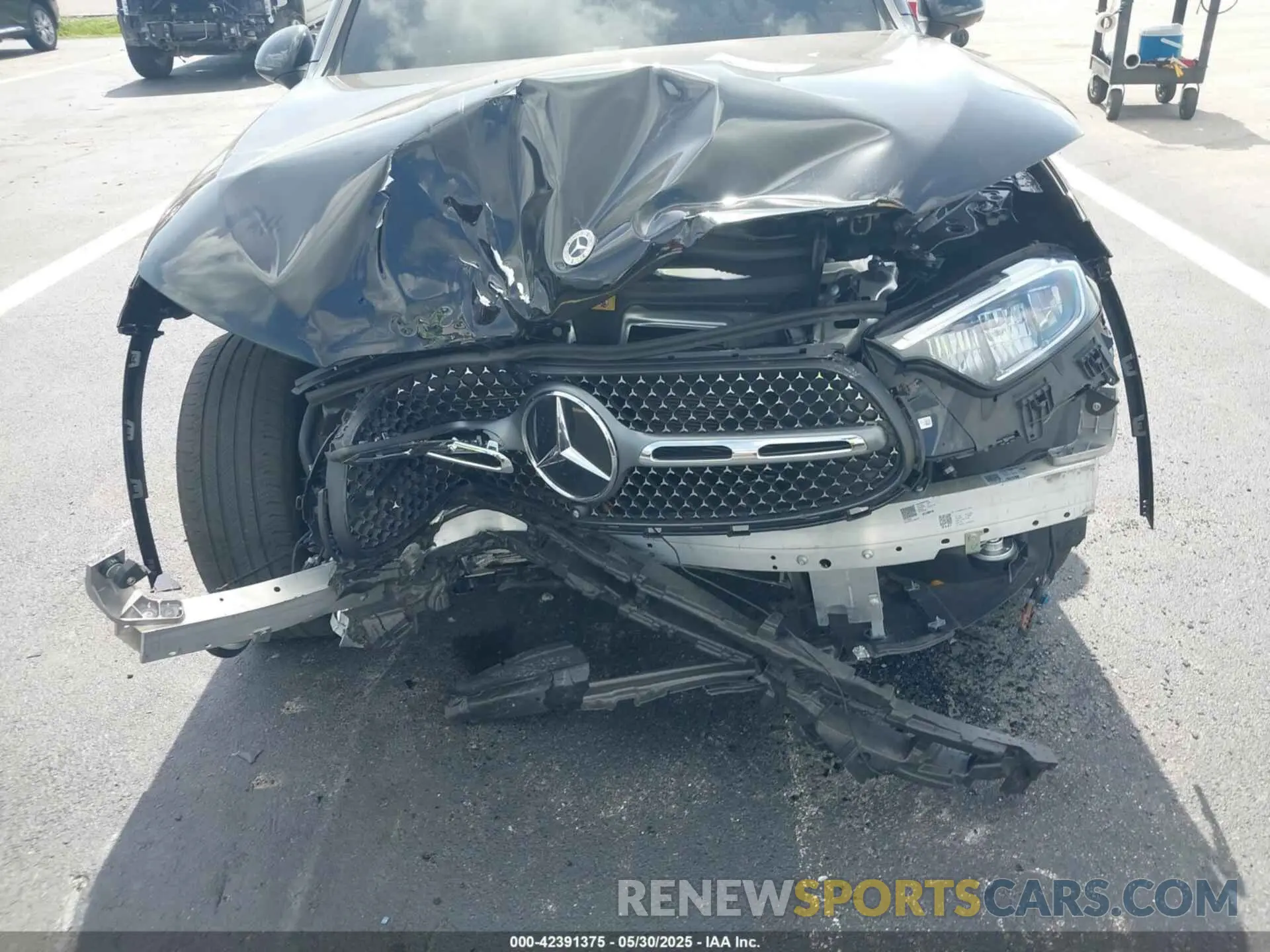 6 Photograph of a damaged car W1NKJ4HB3RF110904 MERCEDES-BENZ GLC 300 2024