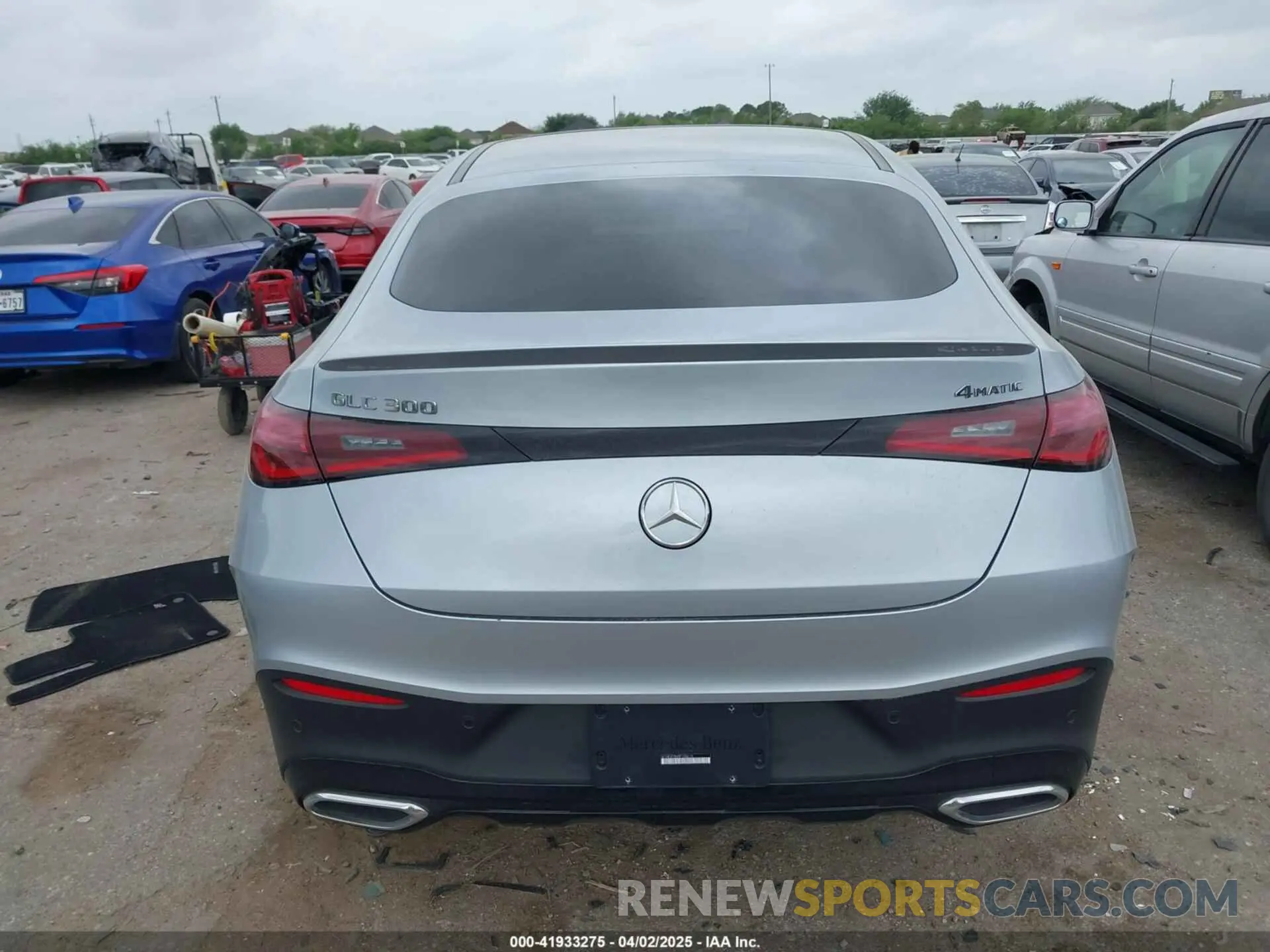 16 Photograph of a damaged car W1NKJ4HB6RF196614 MERCEDES-BENZ GLC 300 2024