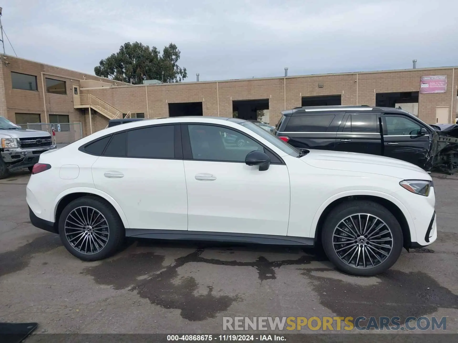 12 Photograph of a damaged car W1NKJ4HB7RF164335 MERCEDES-BENZ GLC 300 2024