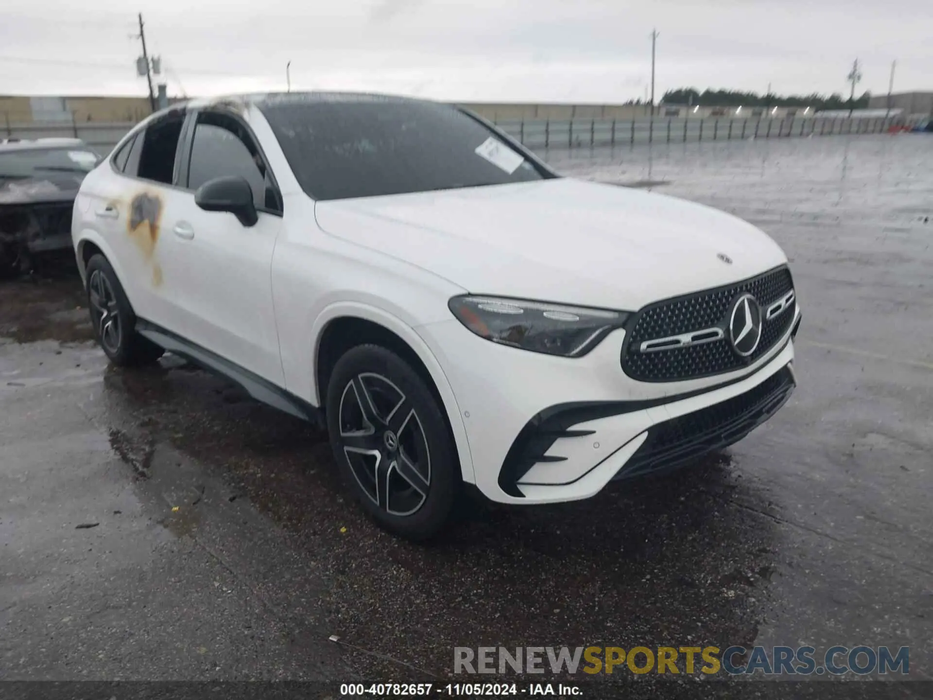 1 Photograph of a damaged car W1NKJ4HB9RF127335 MERCEDES-BENZ GLC 300 2024