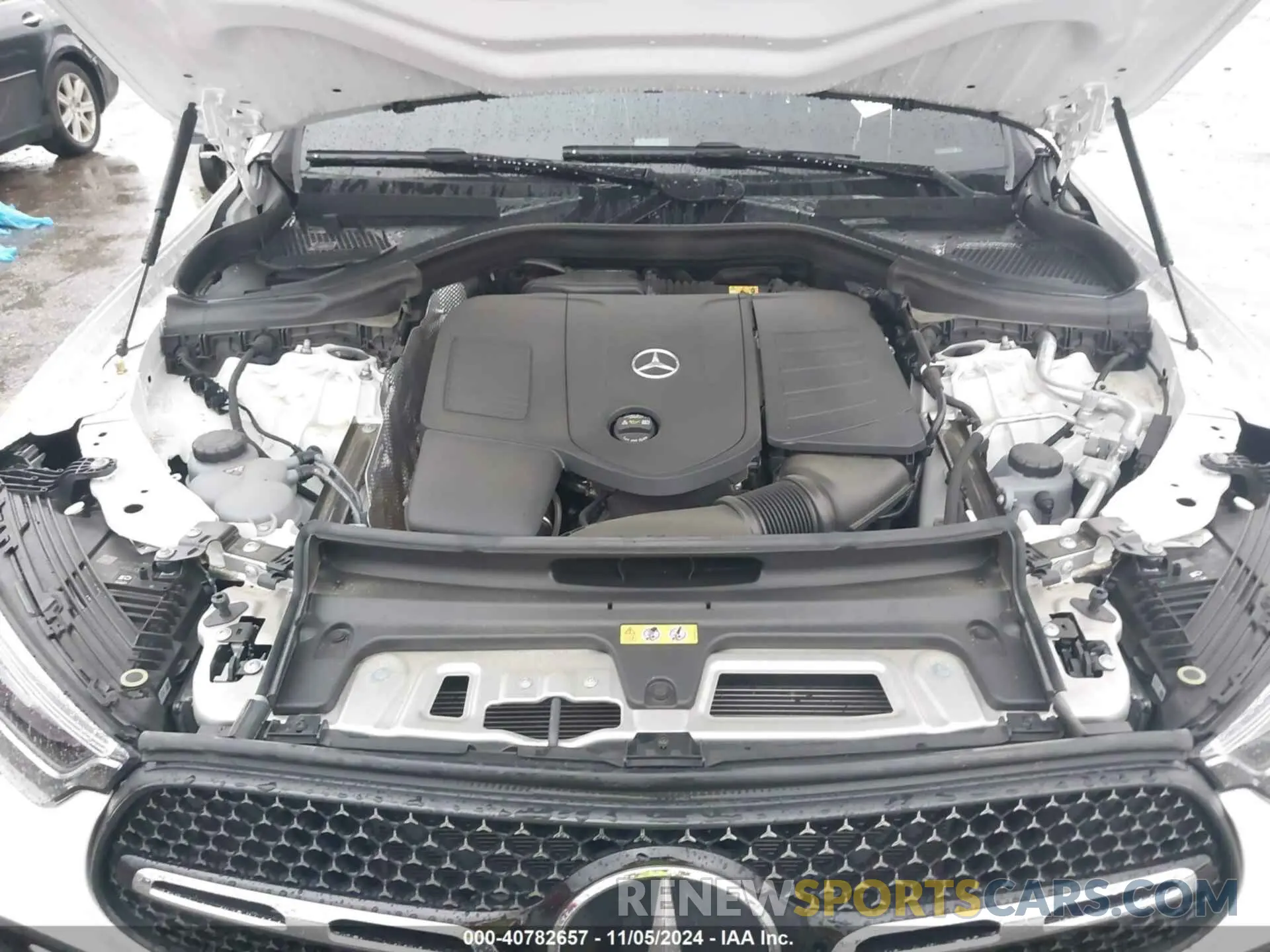 10 Photograph of a damaged car W1NKJ4HB9RF127335 MERCEDES-BENZ GLC 300 2024