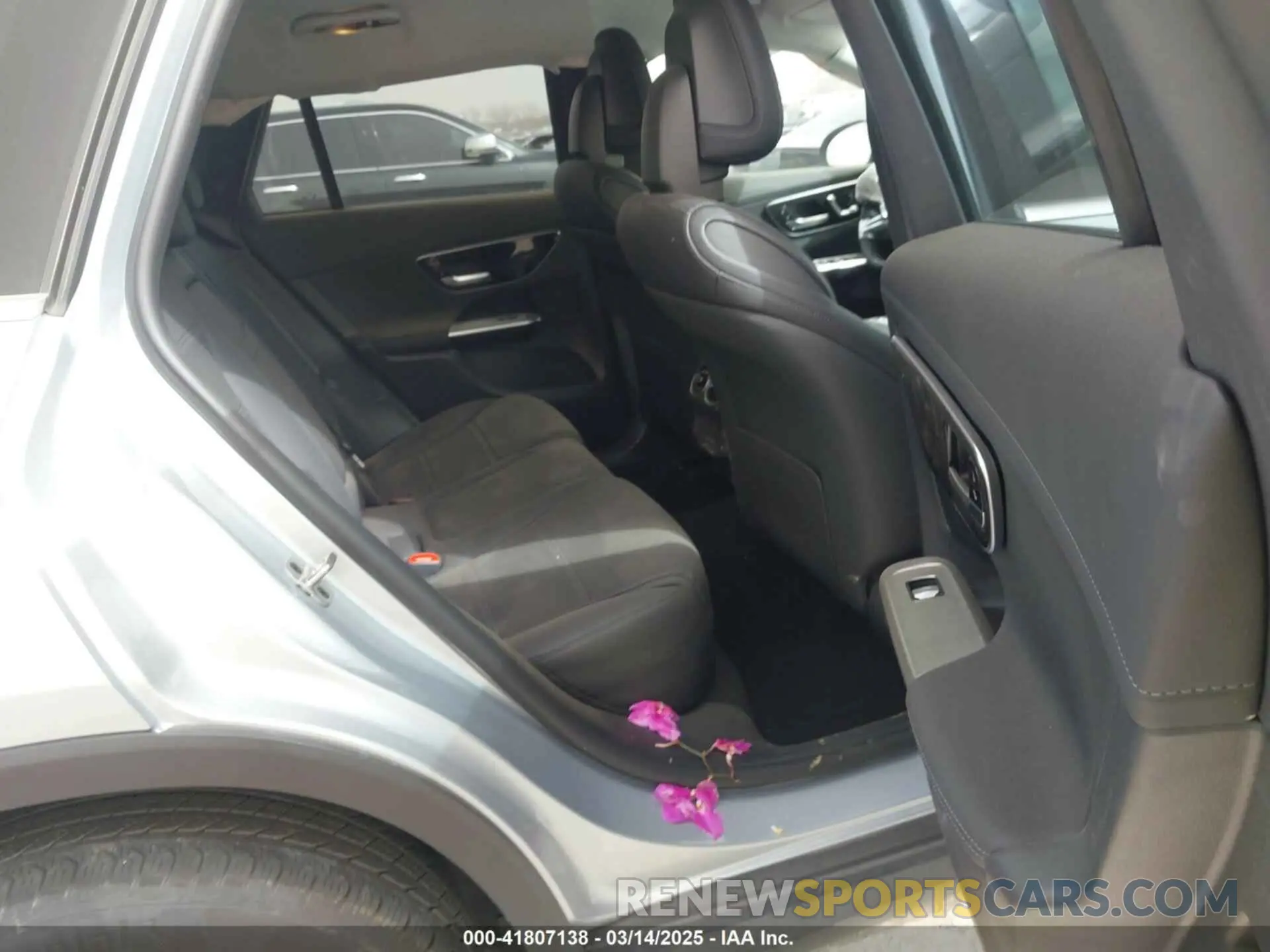 8 Photograph of a damaged car W1NKM4GB3RF194859 MERCEDES-BENZ GLC 300 2024