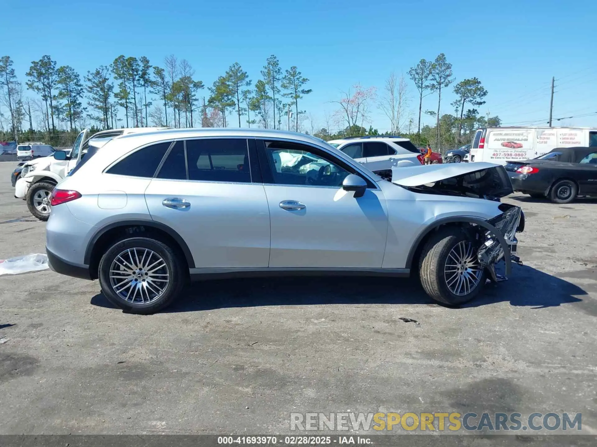 13 Photograph of a damaged car W1NKM4GB4RF172935 MERCEDES-BENZ GLC 300 2024