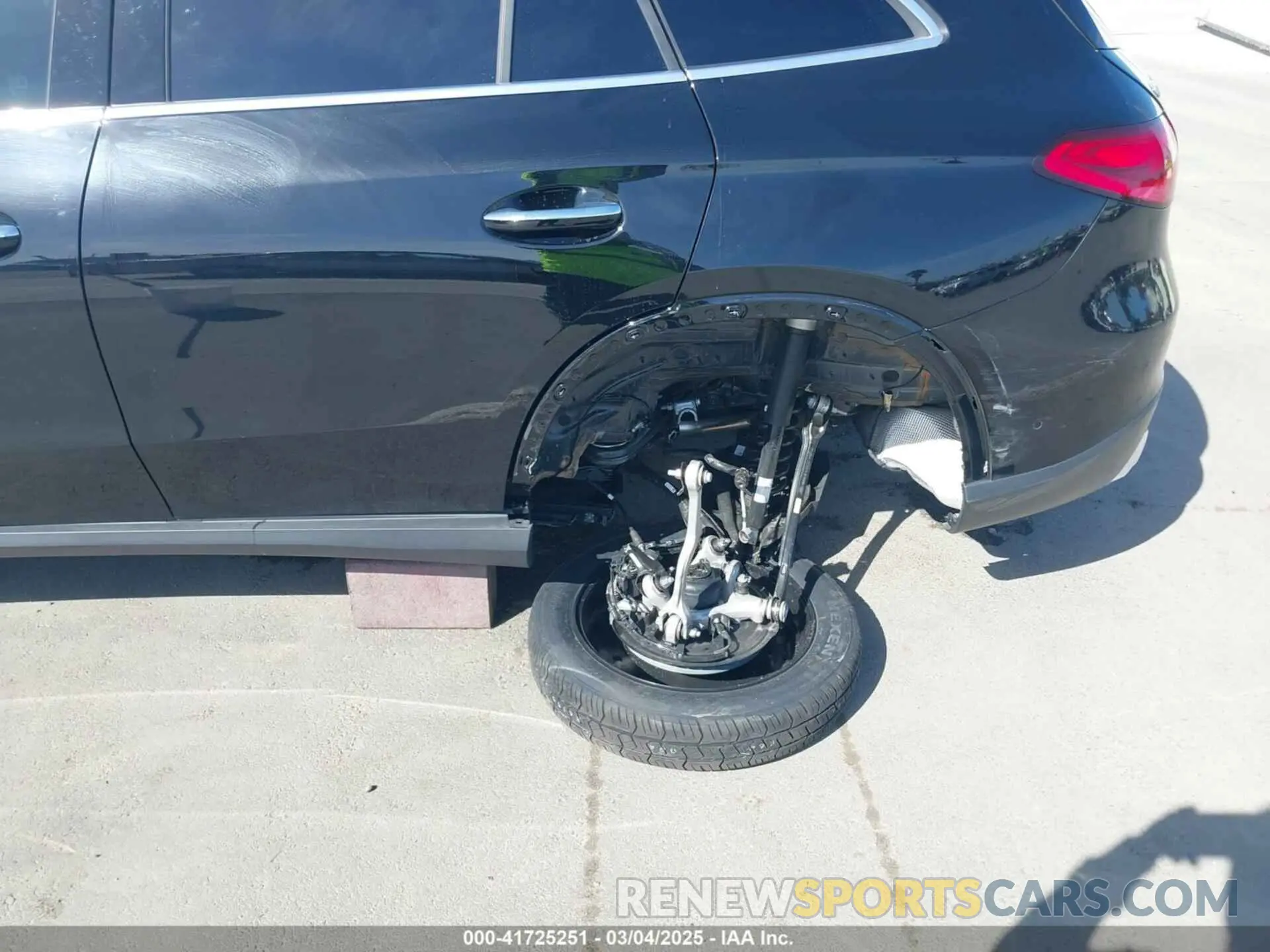 6 Photograph of a damaged car W1NKM4GB4RF180646 MERCEDES-BENZ GLC 300 2024