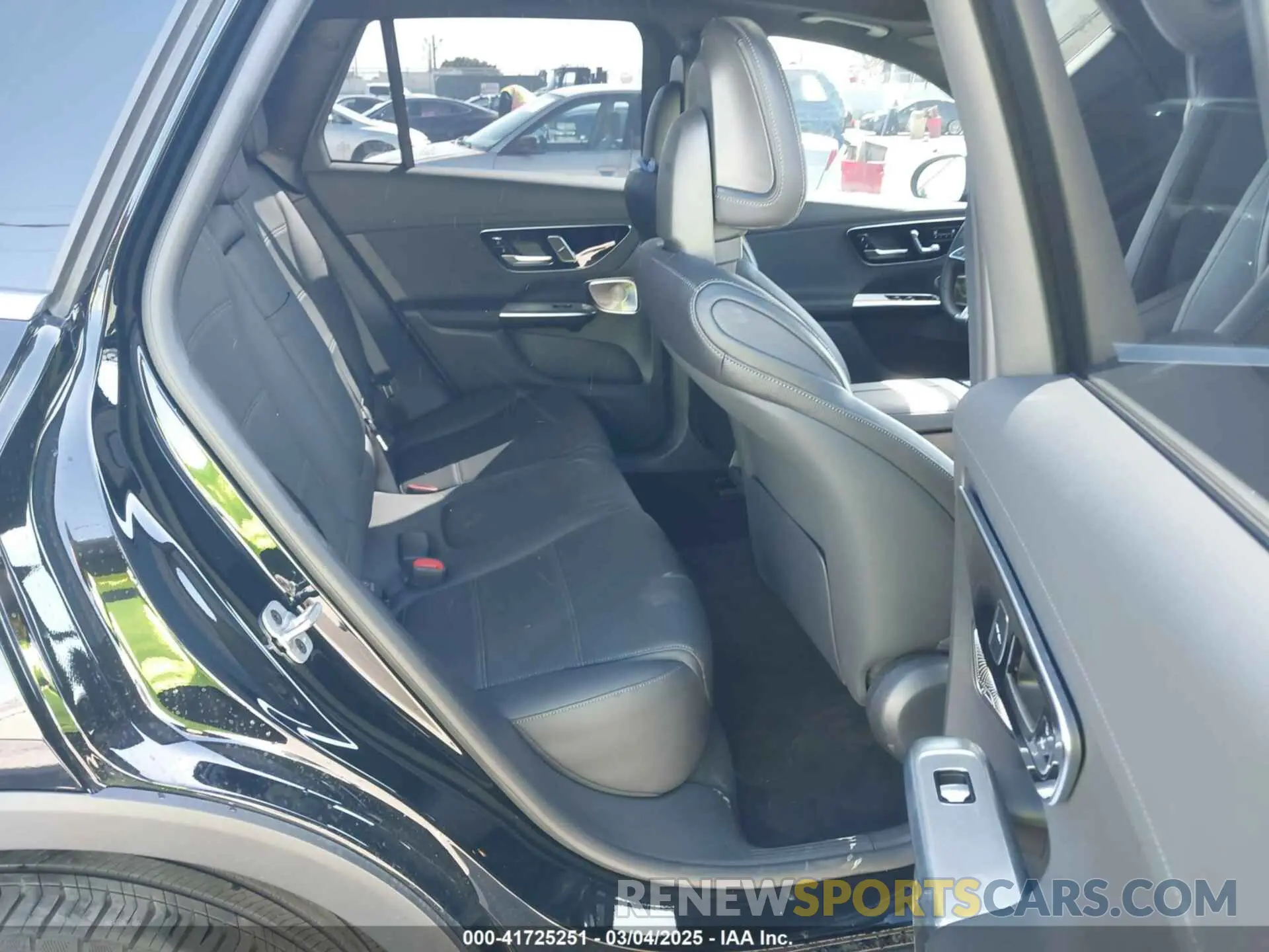 8 Photograph of a damaged car W1NKM4GB4RF180646 MERCEDES-BENZ GLC 300 2024