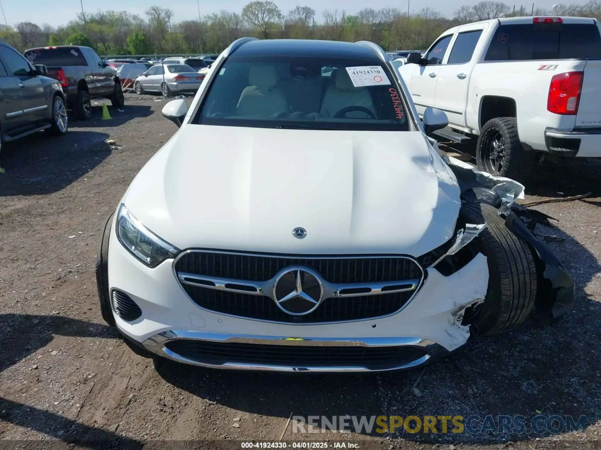 12 Photograph of a damaged car W1NKM4GB5RF167307 MERCEDES-BENZ GLC 300 2024