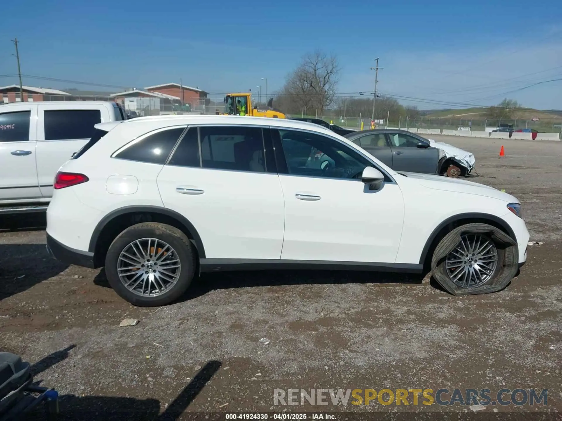 13 Photograph of a damaged car W1NKM4GB5RF167307 MERCEDES-BENZ GLC 300 2024