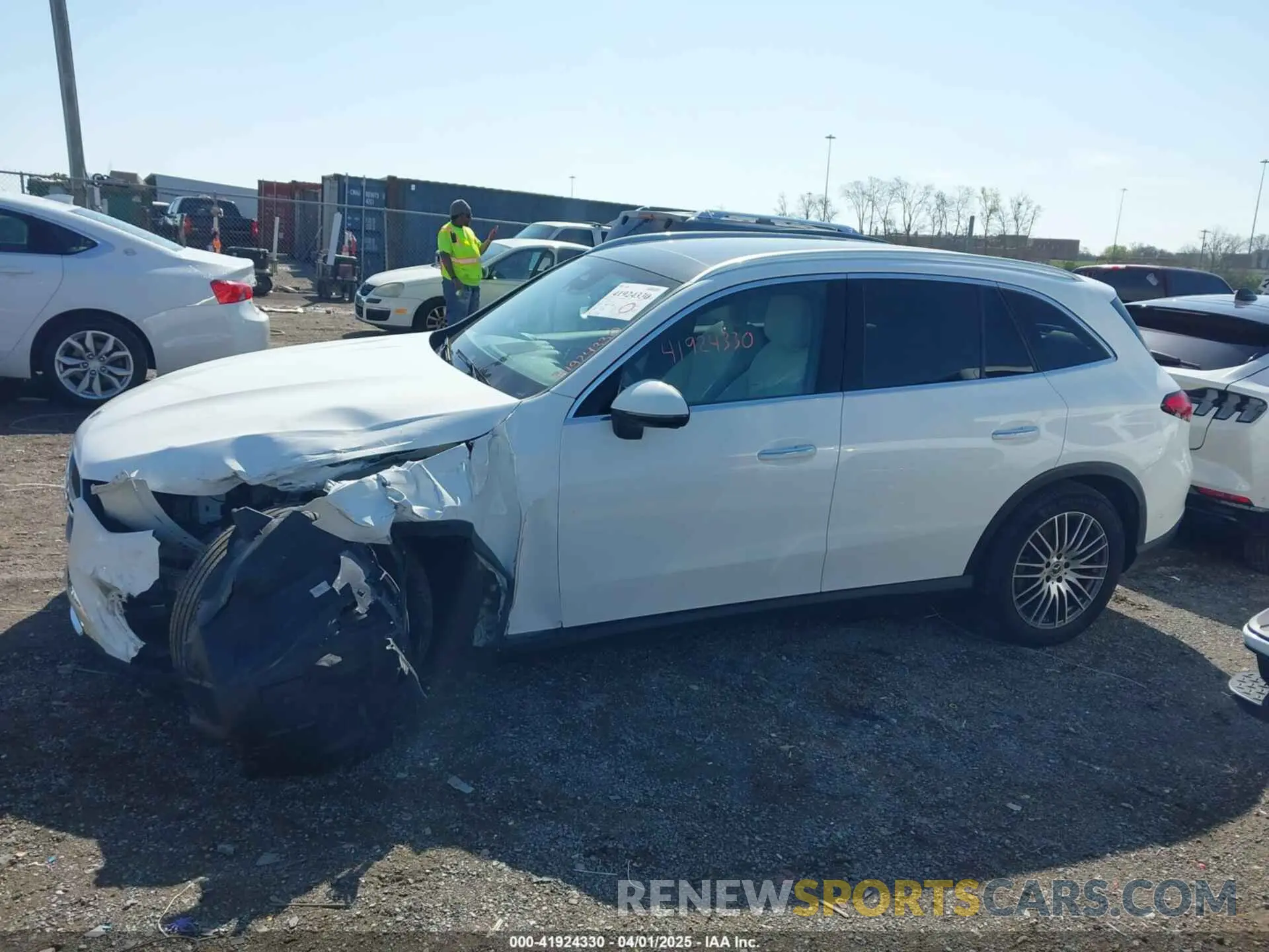 14 Photograph of a damaged car W1NKM4GB5RF167307 MERCEDES-BENZ GLC 300 2024