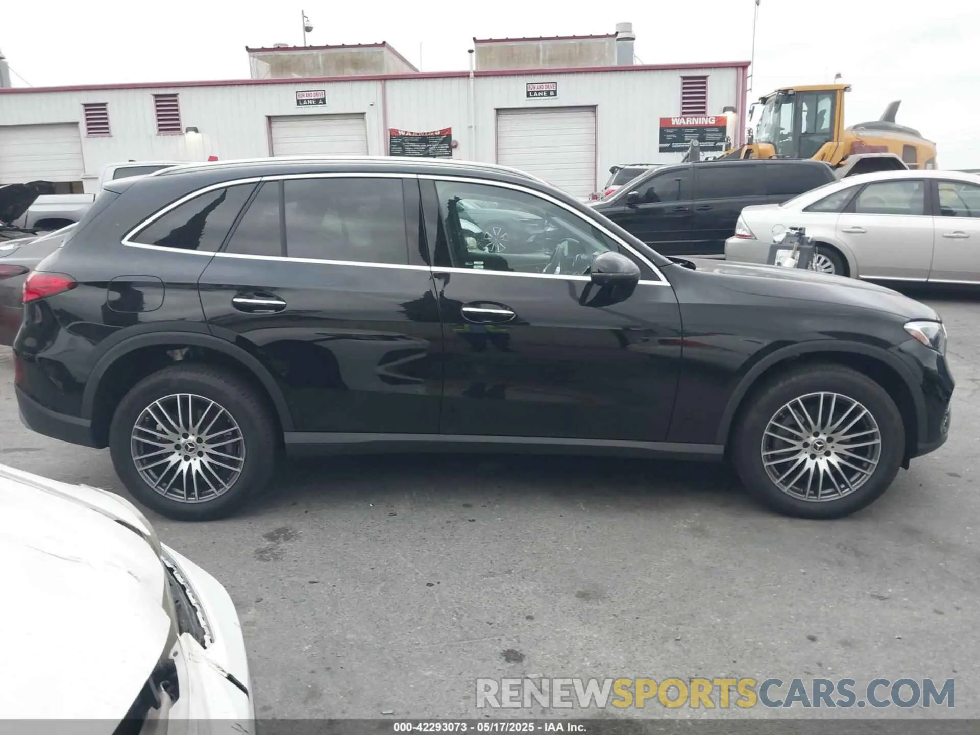13 Photograph of a damaged car W1NKM4GB6RF190935 MERCEDES-BENZ GLC 300 2024