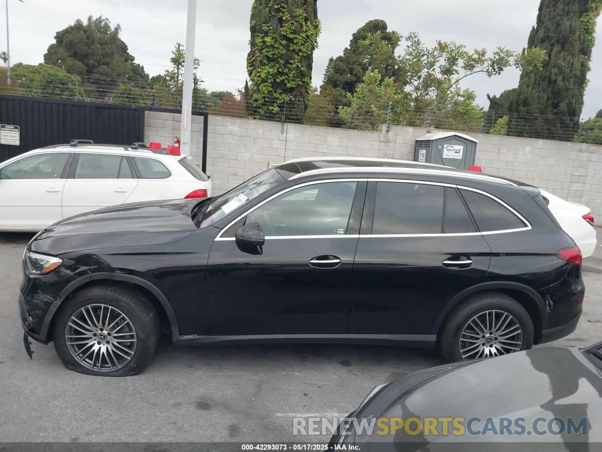14 Photograph of a damaged car W1NKM4GB6RF190935 MERCEDES-BENZ GLC 300 2024
