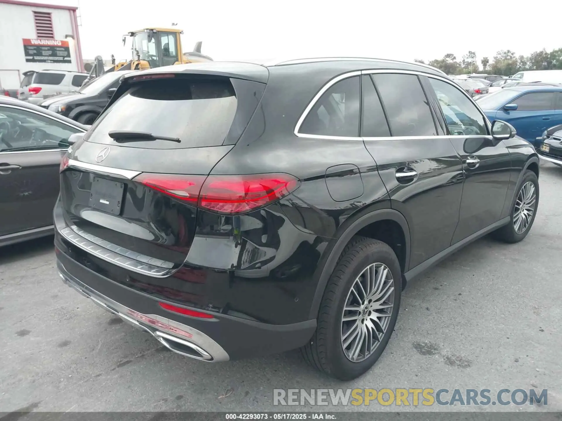 4 Photograph of a damaged car W1NKM4GB6RF190935 MERCEDES-BENZ GLC 300 2024