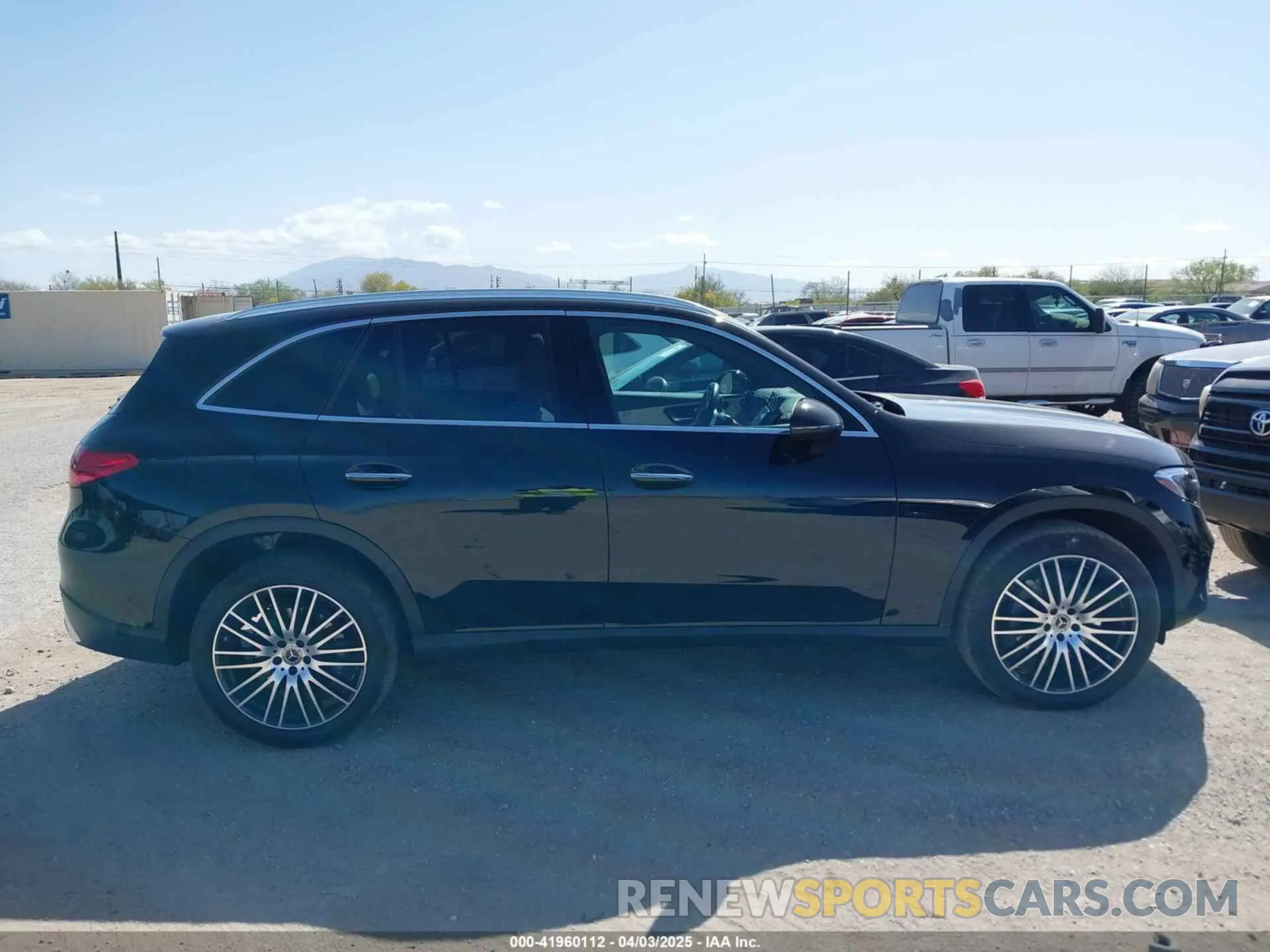 12 Photograph of a damaged car W1NKM4GB8RF170752 MERCEDES-BENZ GLC 300 2024