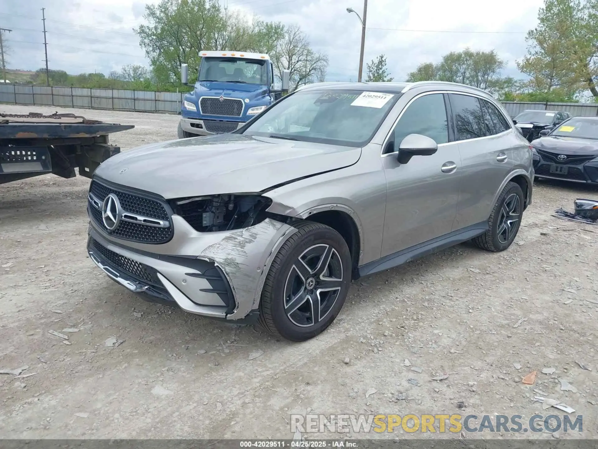 2 Photograph of a damaged car W1NKM4HB0RF228318 MERCEDES-BENZ GLC 300 2024