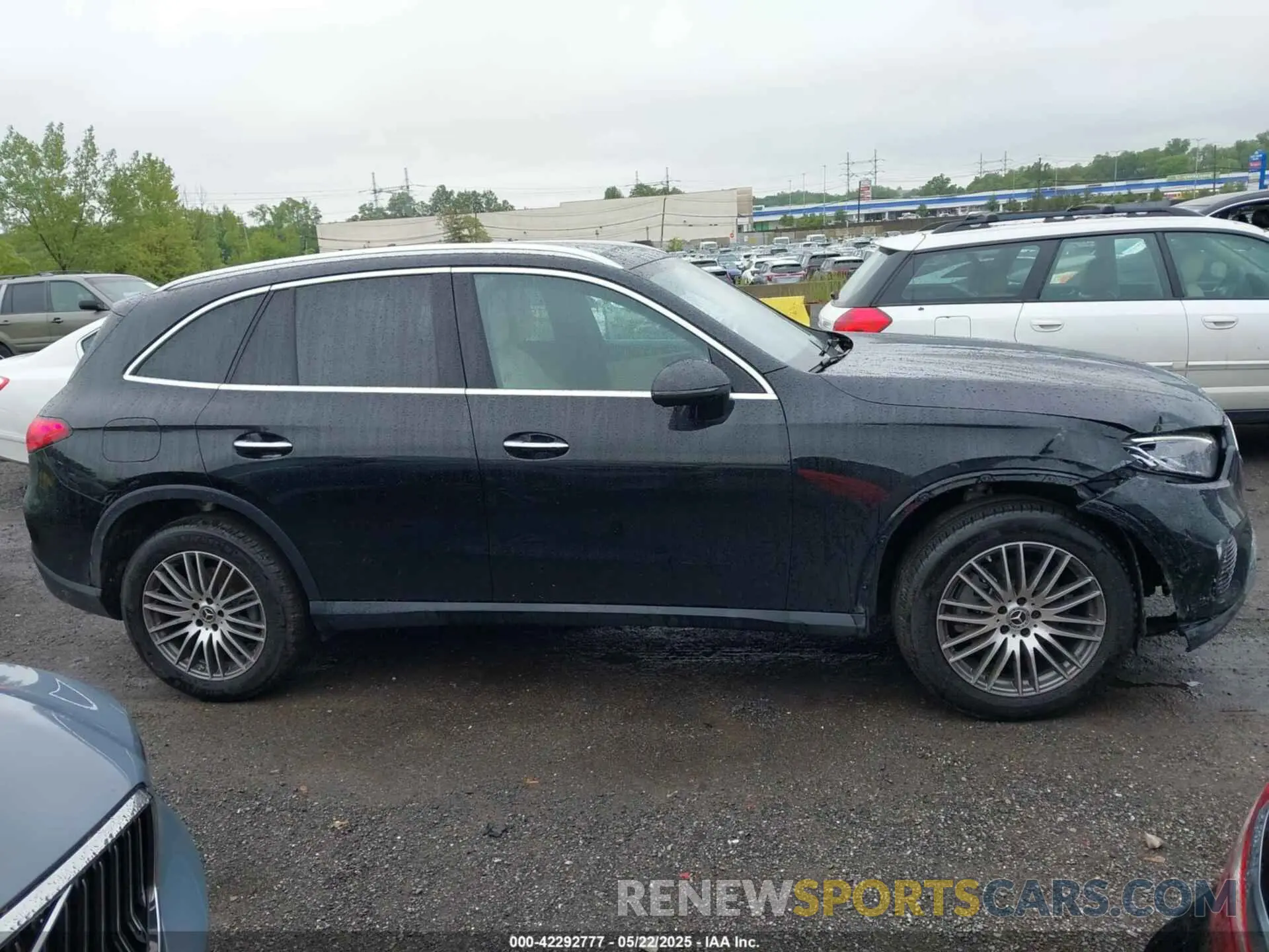 13 Photograph of a damaged car W1NKM4HB1RF134366 MERCEDES-BENZ GLC 300 2024