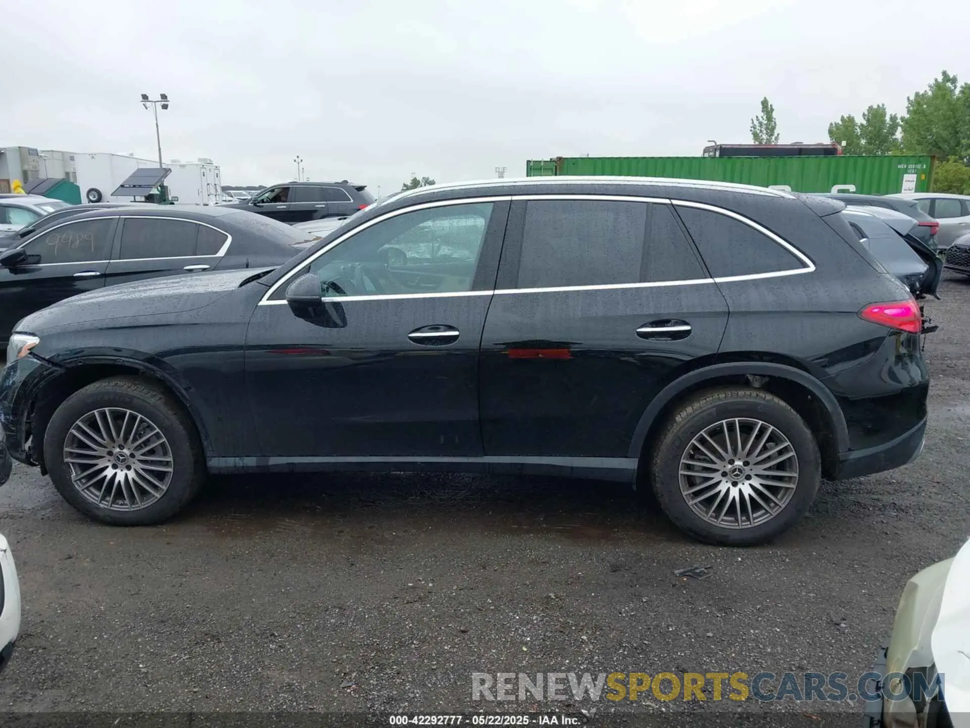 14 Photograph of a damaged car W1NKM4HB1RF134366 MERCEDES-BENZ GLC 300 2024