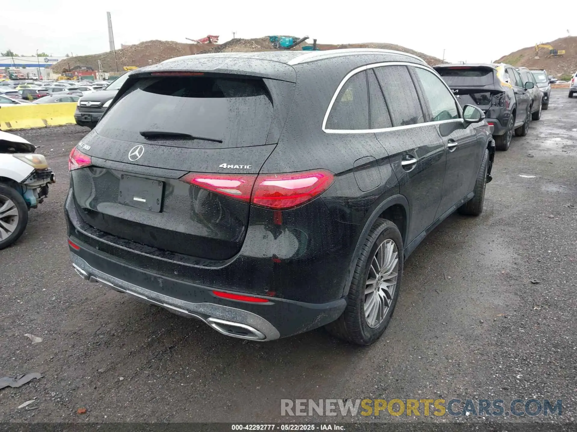 4 Photograph of a damaged car W1NKM4HB1RF134366 MERCEDES-BENZ GLC 300 2024
