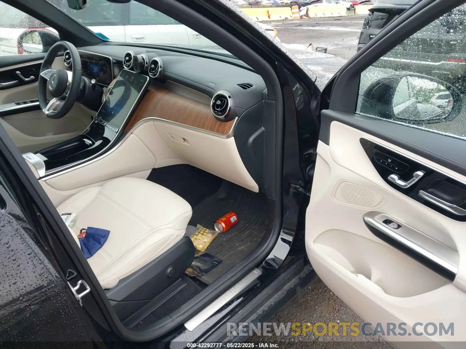 5 Photograph of a damaged car W1NKM4HB1RF134366 MERCEDES-BENZ GLC 300 2024