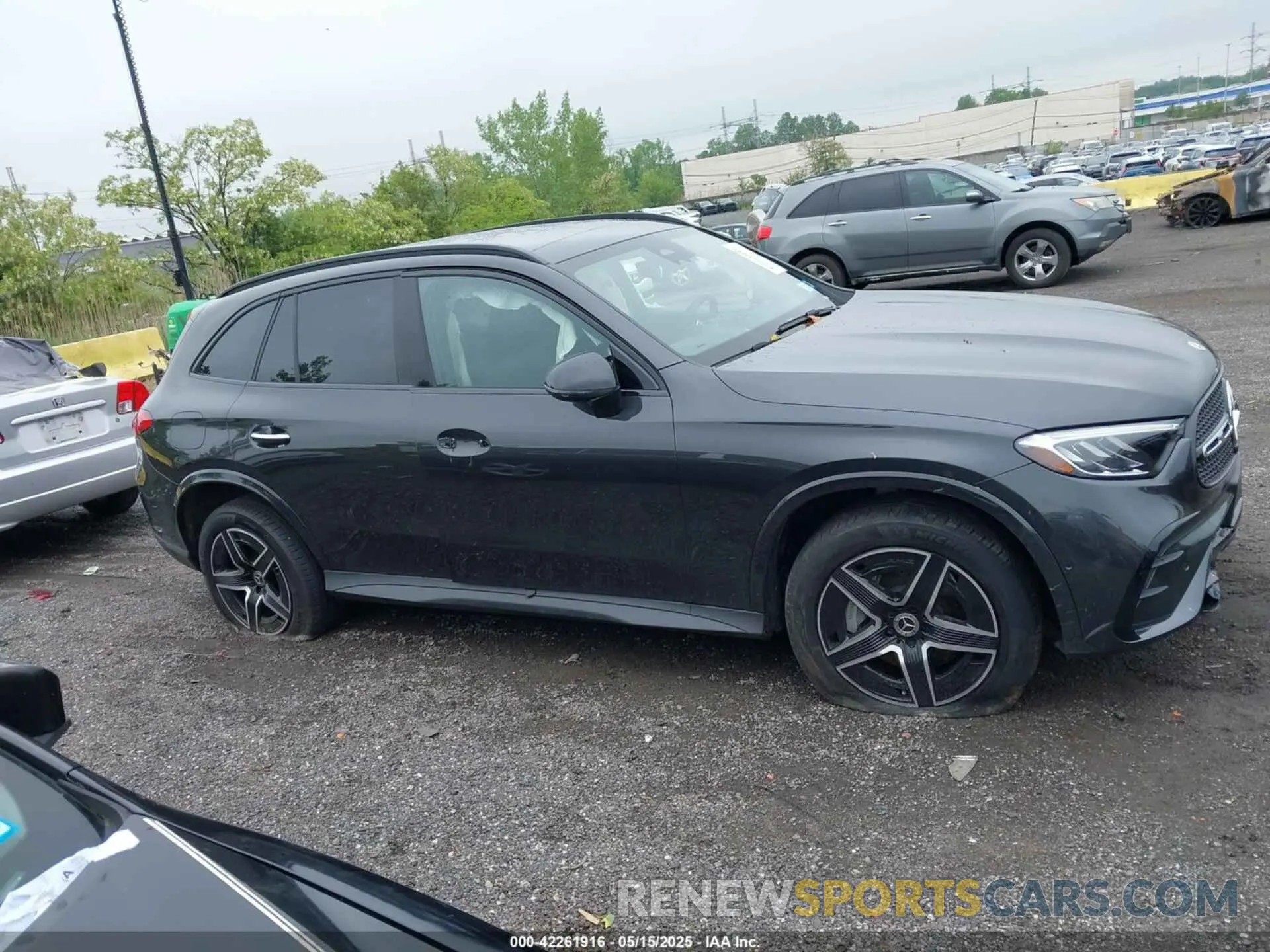 12 Photograph of a damaged car W1NKM4HB1RF232281 MERCEDES-BENZ GLC 300 2024