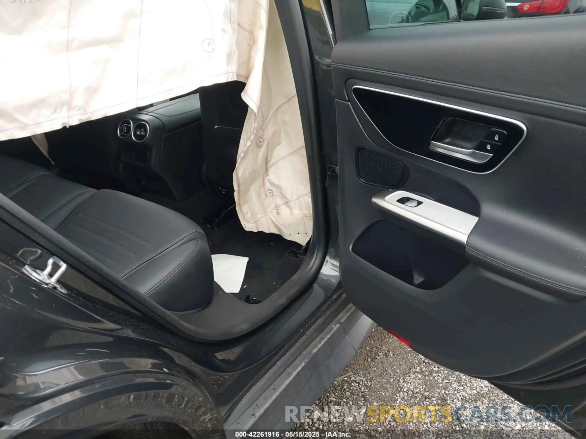 8 Photograph of a damaged car W1NKM4HB1RF232281 MERCEDES-BENZ GLC 300 2024