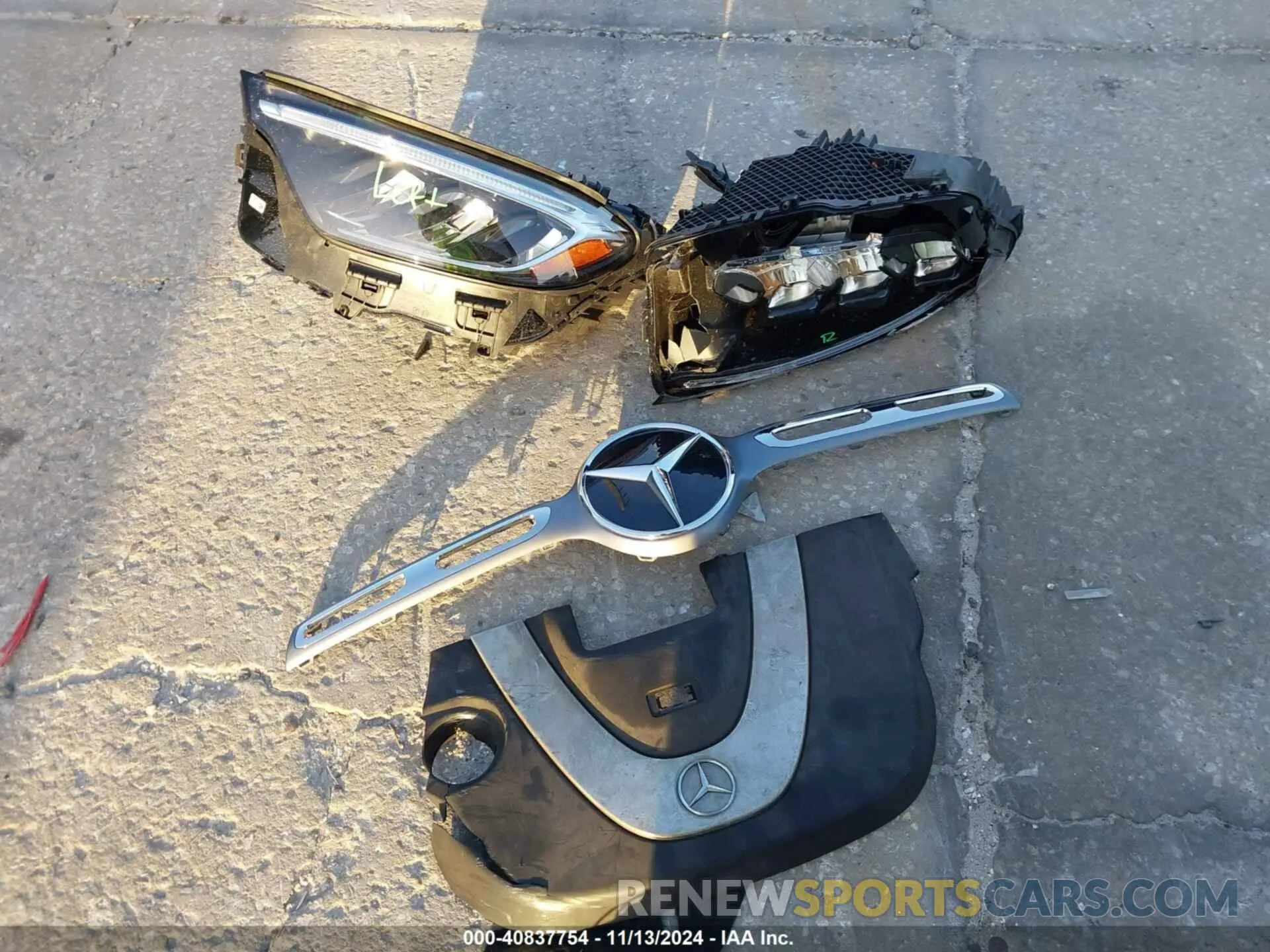 12 Photograph of a damaged car W1NKM4HB4RF080772 MERCEDES-BENZ GLC 300 2024