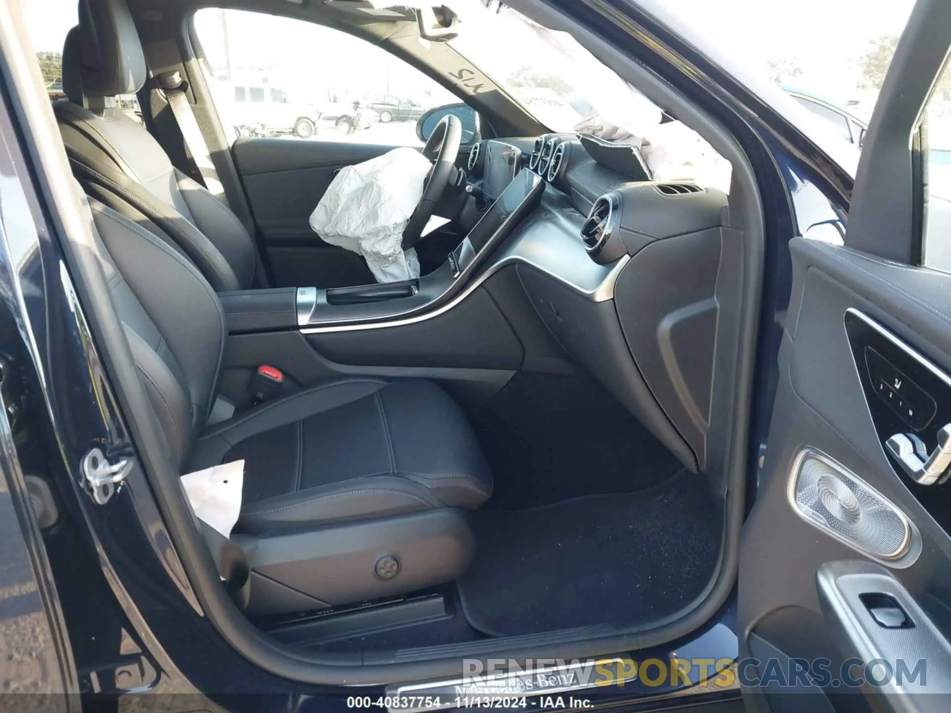 5 Photograph of a damaged car W1NKM4HB4RF080772 MERCEDES-BENZ GLC 300 2024