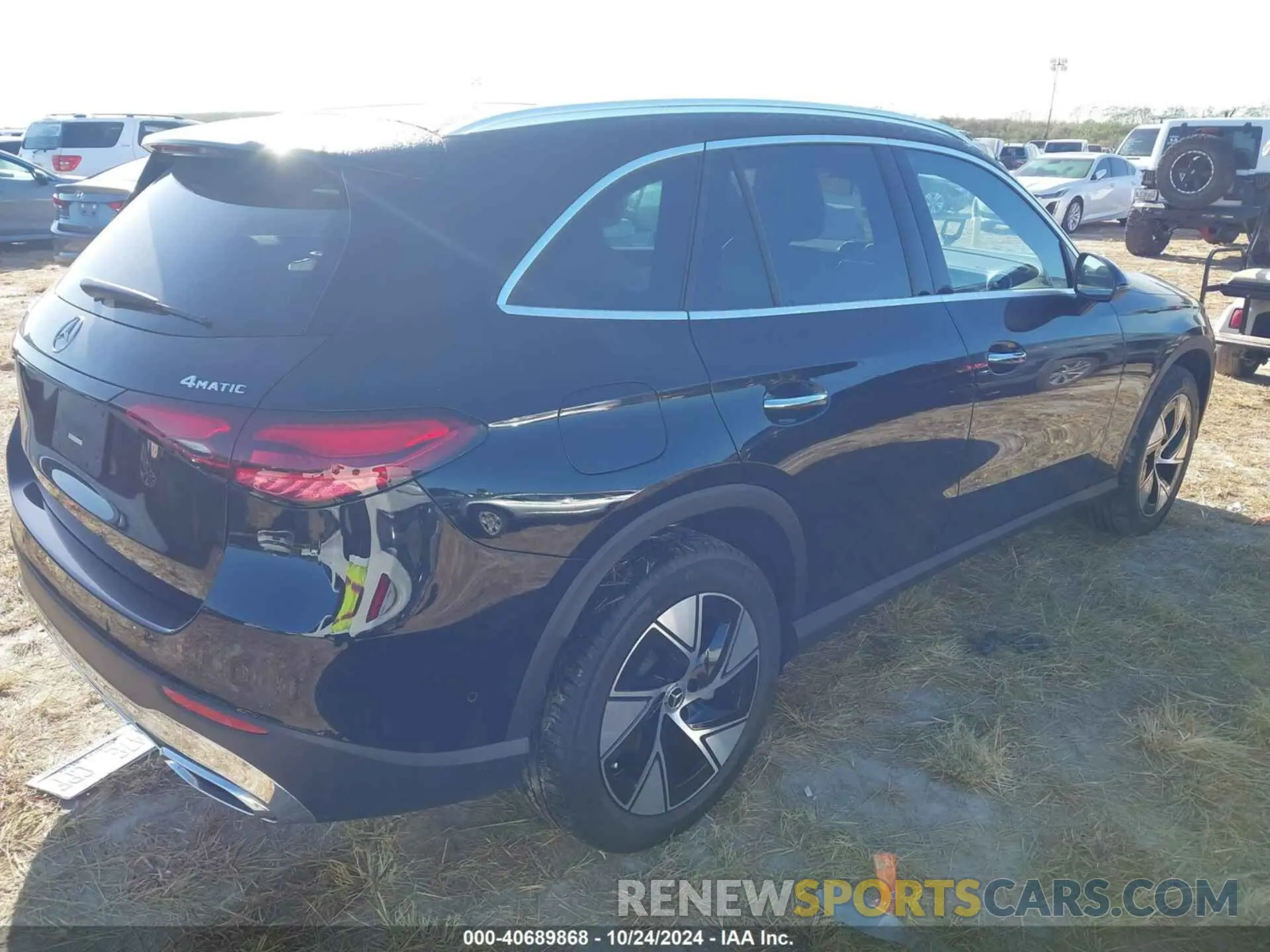 4 Photograph of a damaged car W1NKM4HB4RF088371 MERCEDES-BENZ GLC 300 2024