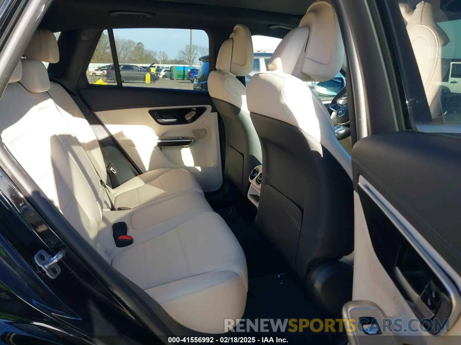 8 Photograph of a damaged car W1NKM4HB5RF137917 MERCEDES-BENZ GLC 300 2024