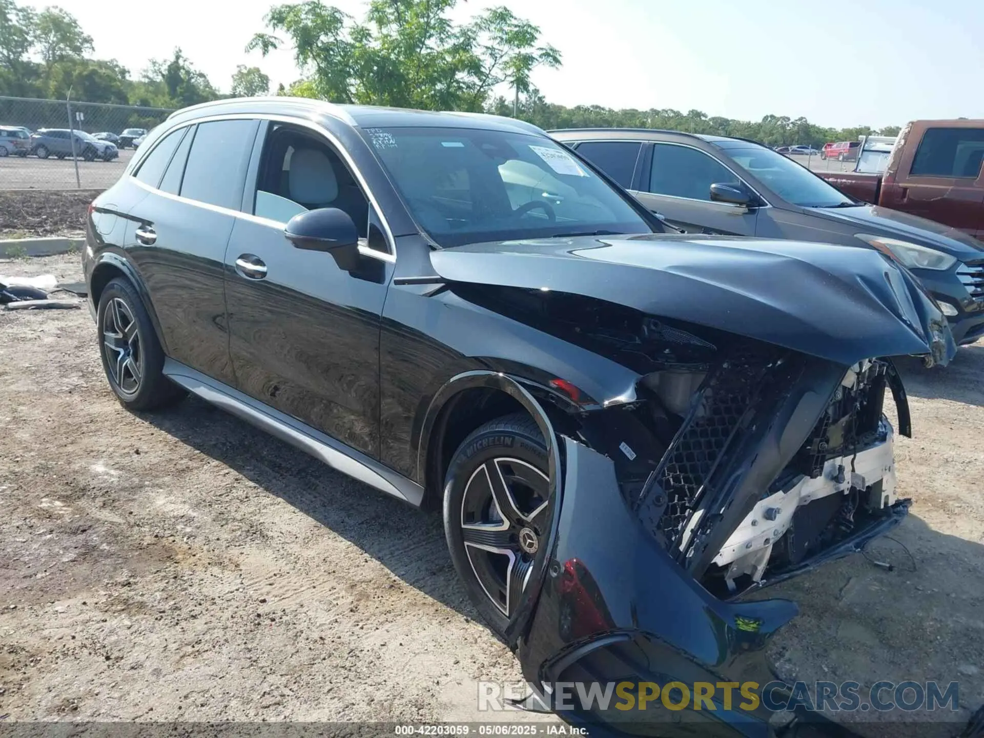1 Photograph of a damaged car W1NKM4HB6RF215914 MERCEDES-BENZ GLC 300 2024