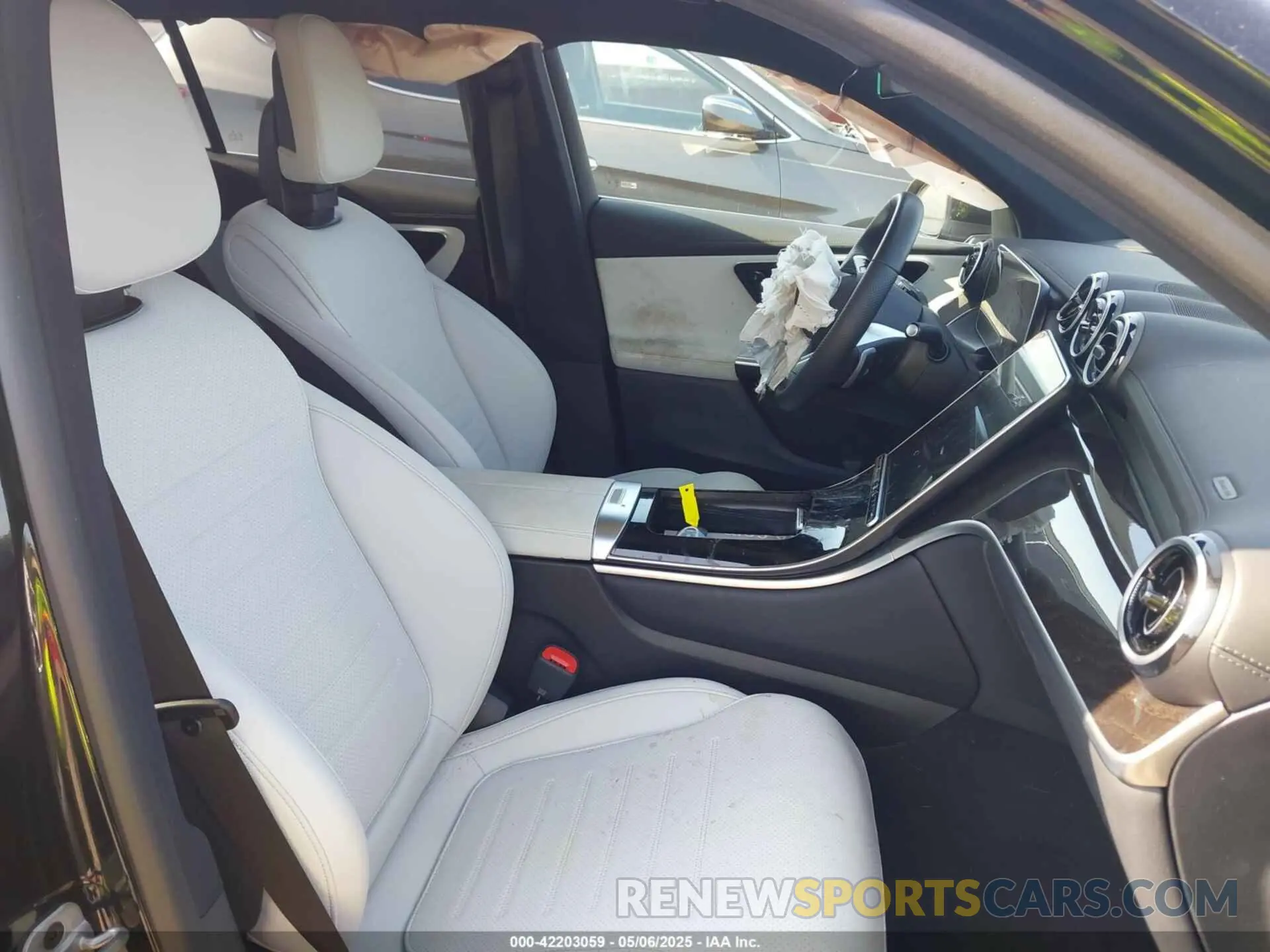 5 Photograph of a damaged car W1NKM4HB6RF215914 MERCEDES-BENZ GLC 300 2024
