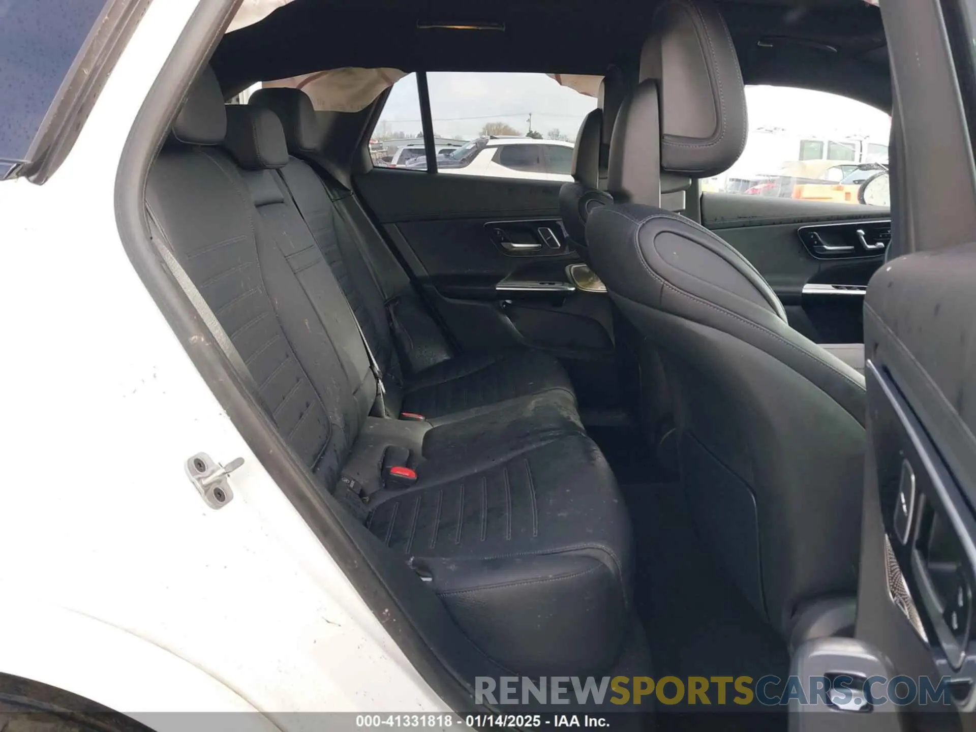 8 Photograph of a damaged car W1NKM4HB8RF115202 MERCEDES-BENZ GLC 300 2024