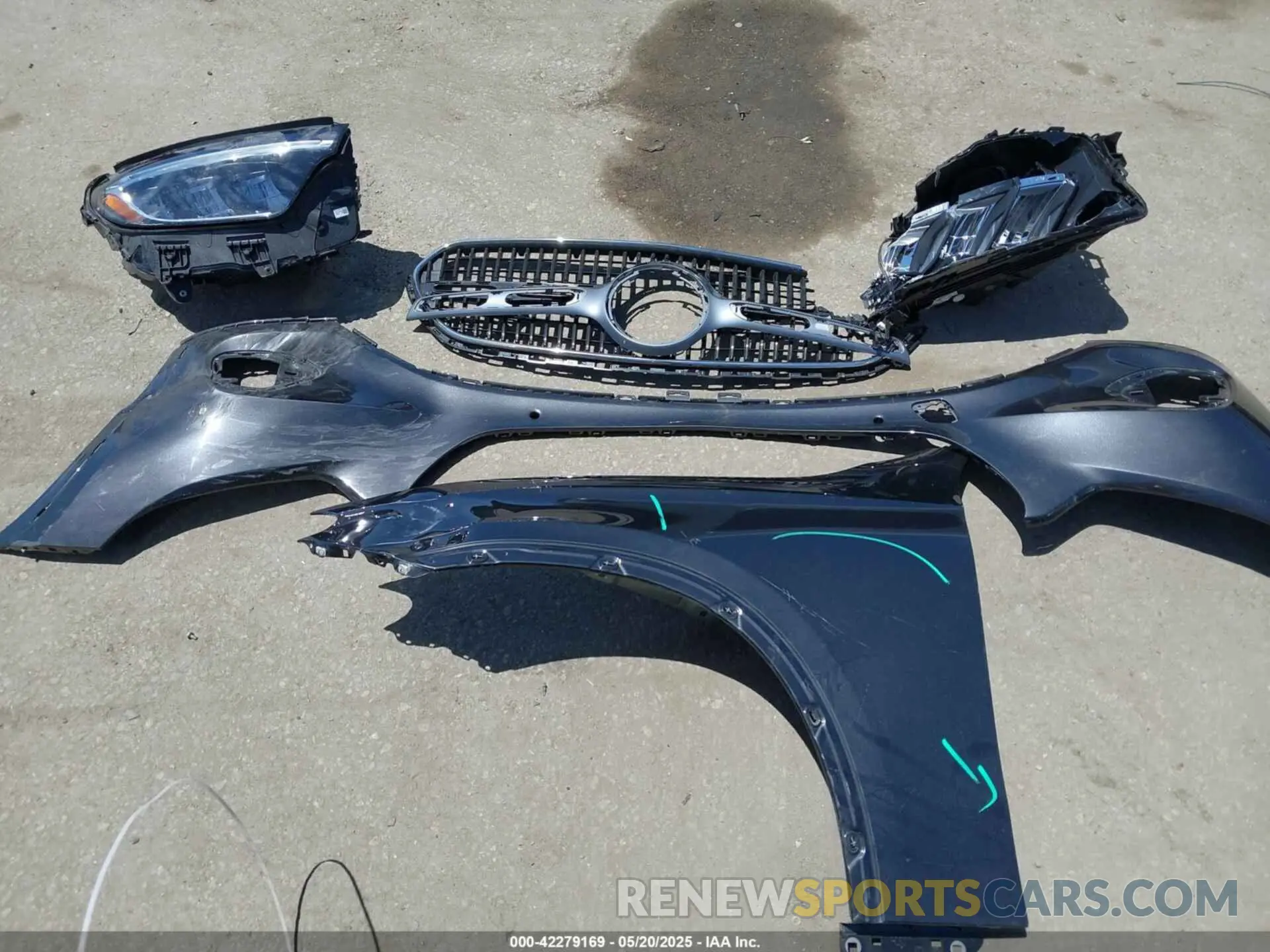 12 Photograph of a damaged car W1NKM4HBXRF100989 MERCEDES-BENZ GLC 300 2024