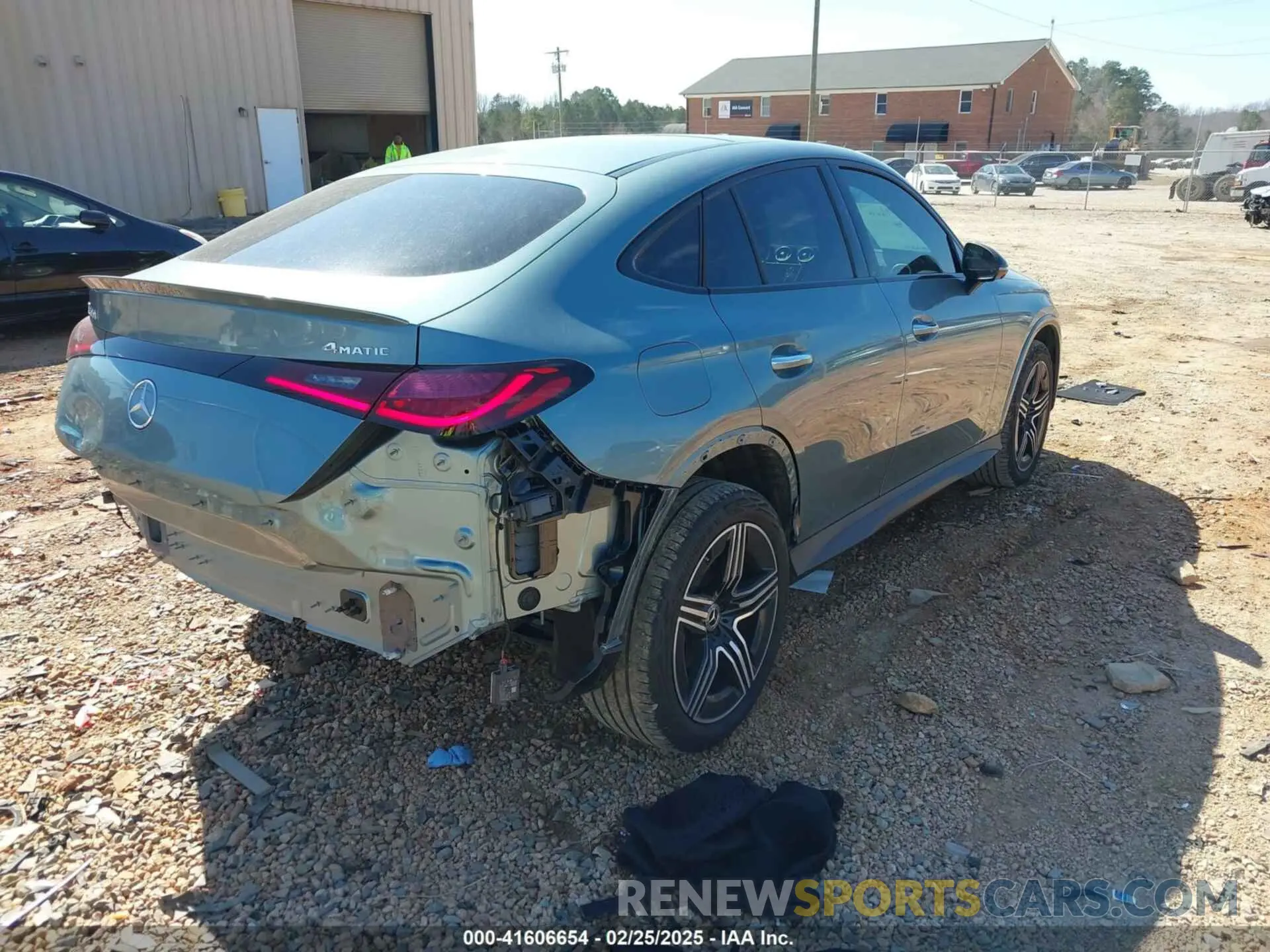 4 Photograph of a damaged car W1NKJ4HB1SF236734 MERCEDES-BENZ GLC 300 2025