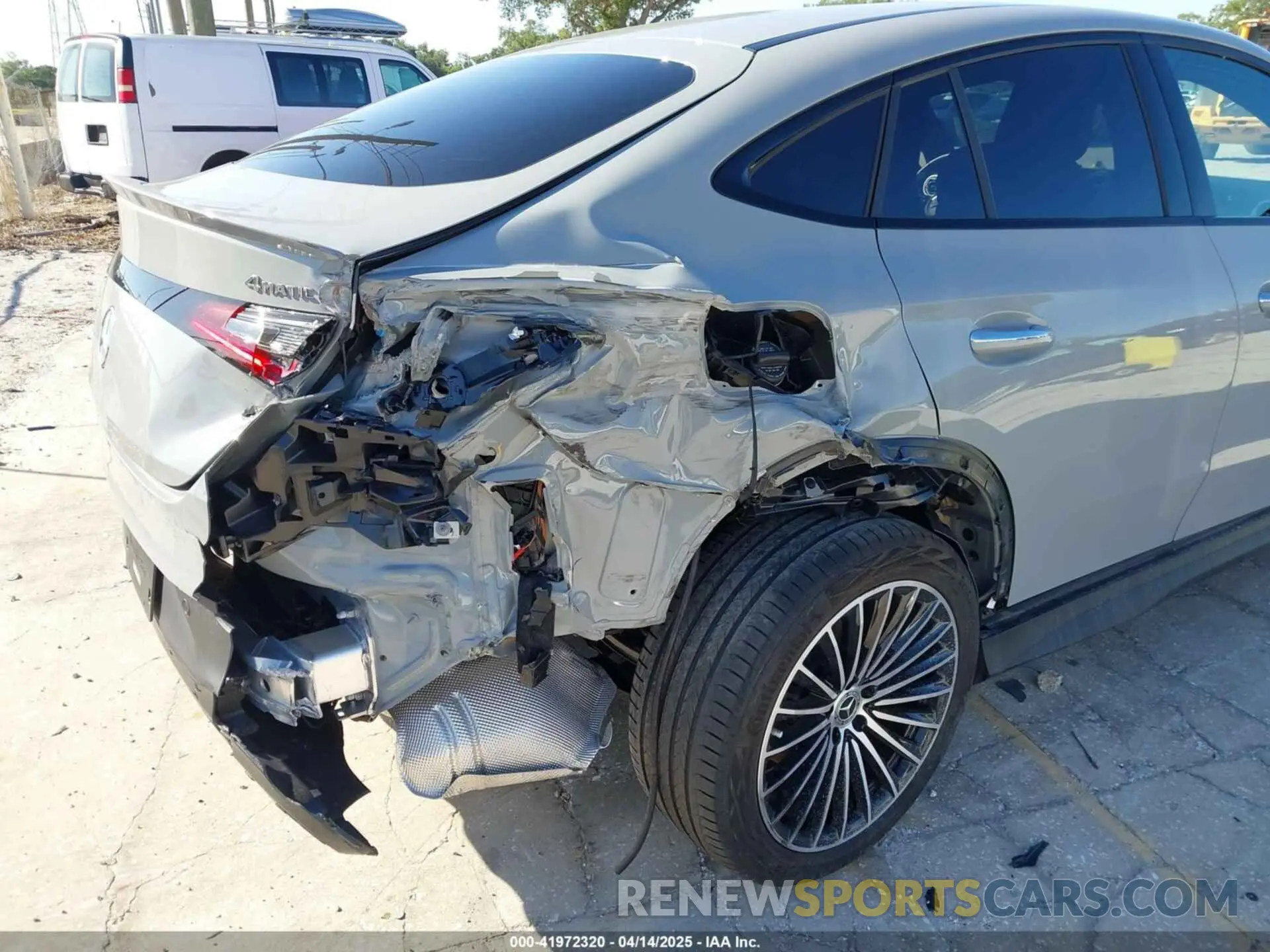 6 Photograph of a damaged car W1NKJ4HB7SF247723 MERCEDES-BENZ GLC 300 2025
