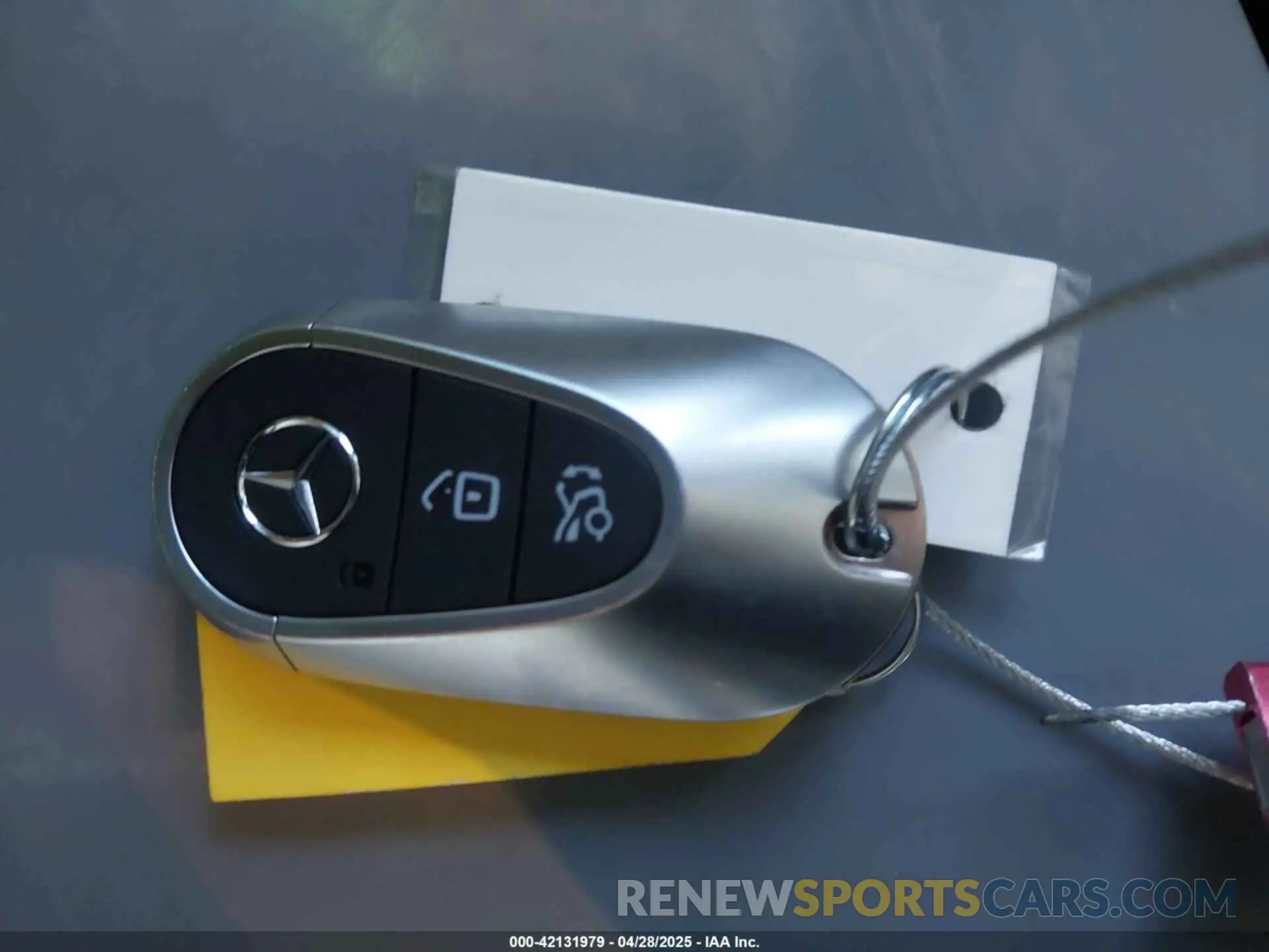 11 Photograph of a damaged car W1NKM4GB3SF274362 MERCEDES-BENZ GLC 300 2025