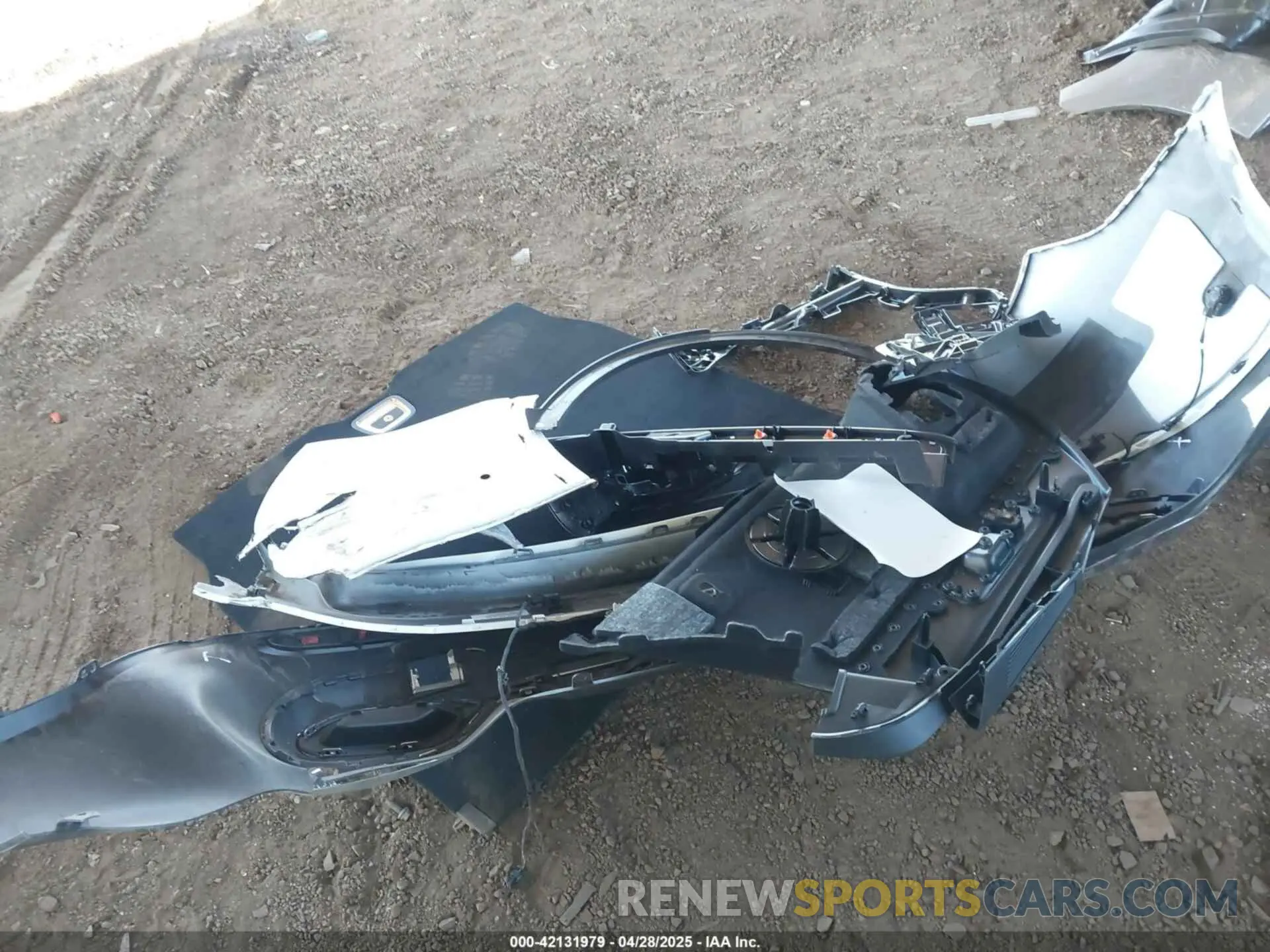 12 Photograph of a damaged car W1NKM4GB3SF274362 MERCEDES-BENZ GLC 300 2025