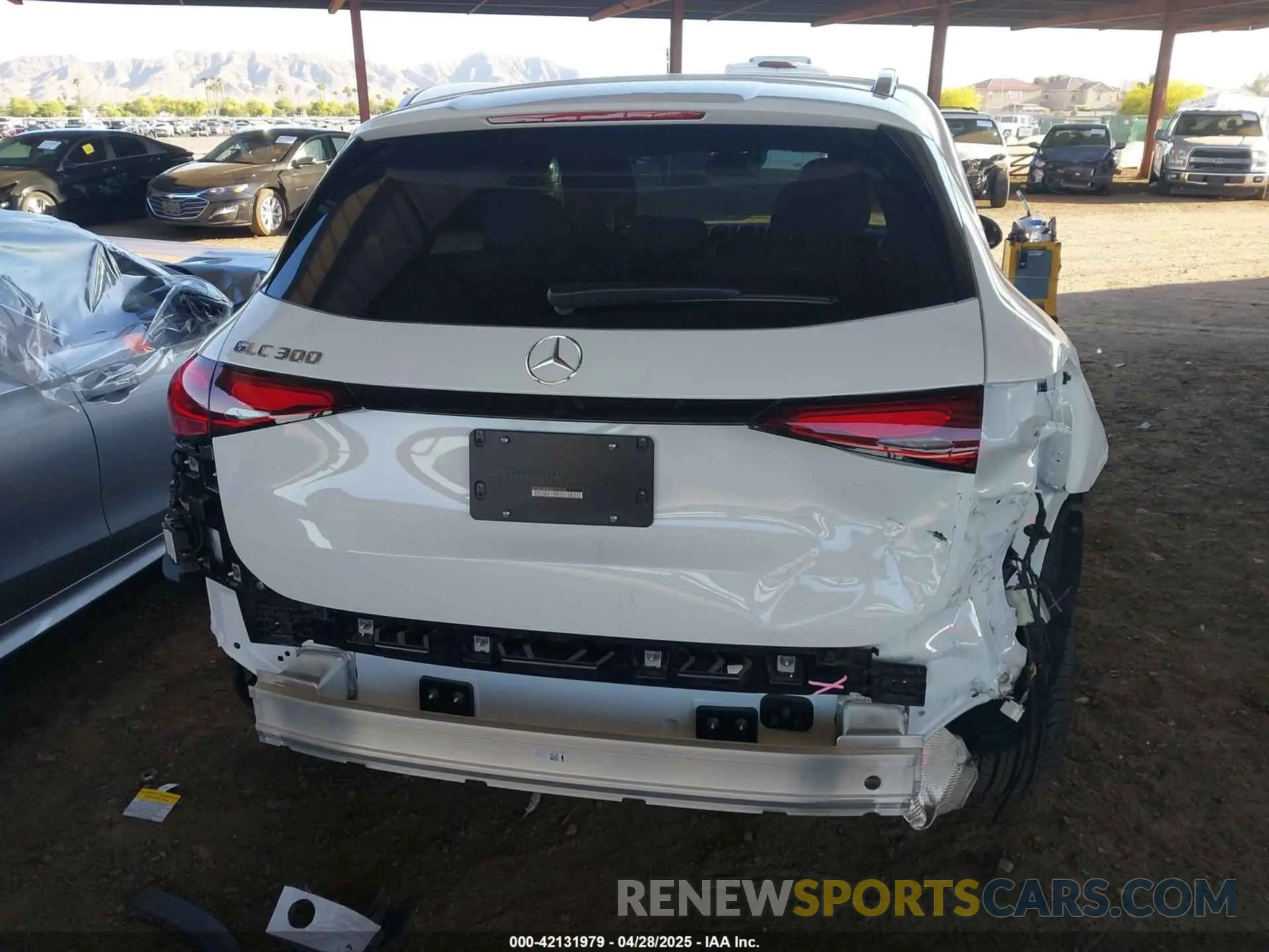 17 Photograph of a damaged car W1NKM4GB3SF274362 MERCEDES-BENZ GLC 300 2025