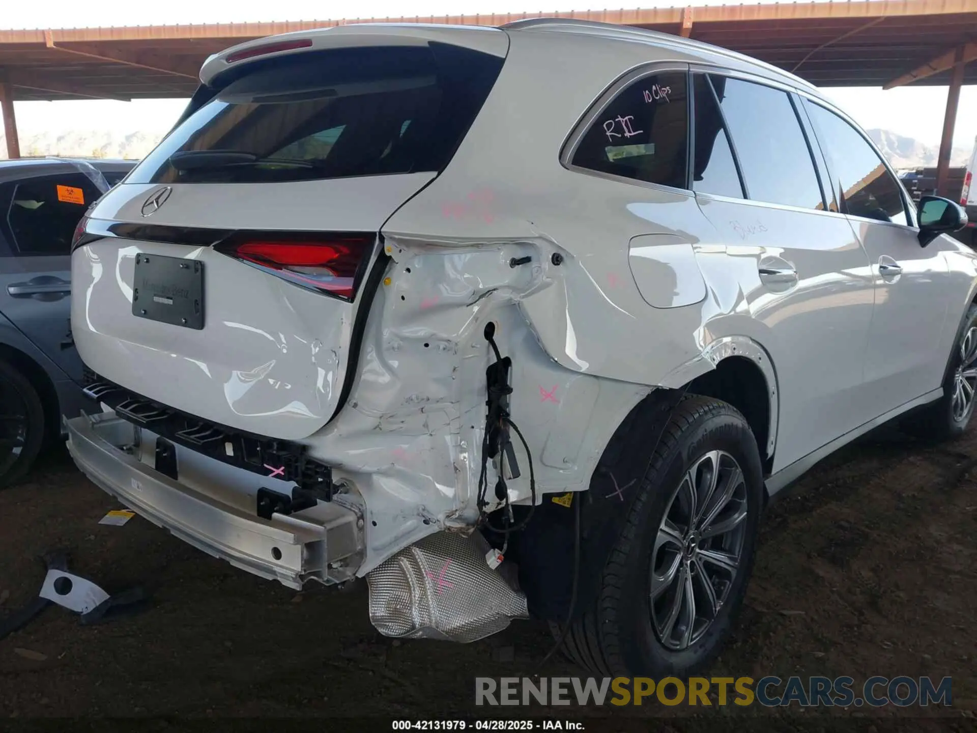 18 Photograph of a damaged car W1NKM4GB3SF274362 MERCEDES-BENZ GLC 300 2025