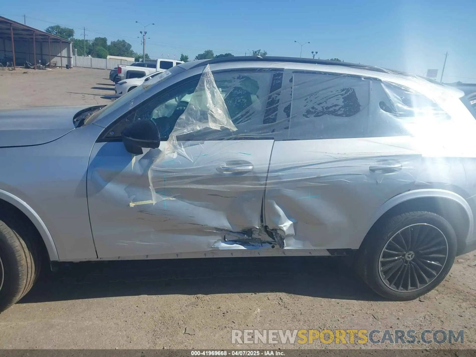 14 Photograph of a damaged car W1NKM4GB5SF280826 MERCEDES-BENZ GLC 300 2025