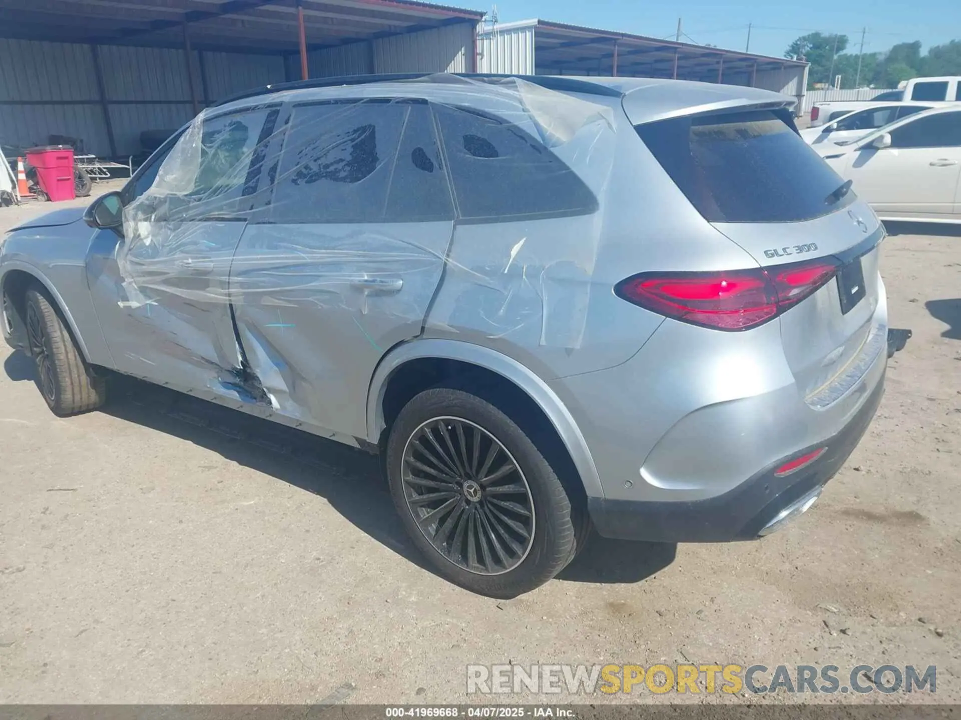 3 Photograph of a damaged car W1NKM4GB5SF280826 MERCEDES-BENZ GLC 300 2025