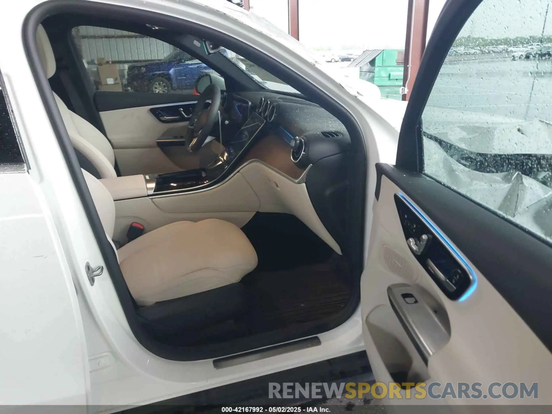 5 Photograph of a damaged car W1NKM4GB6SF337549 MERCEDES-BENZ GLC 300 2025