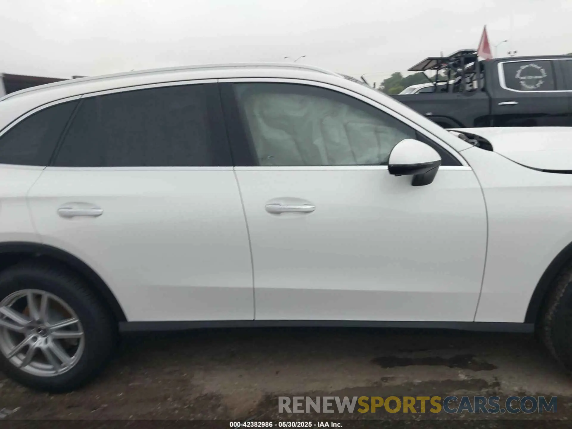 13 Photograph of a damaged car W1NKM4GB8SF336659 MERCEDES-BENZ GLC 300 2025