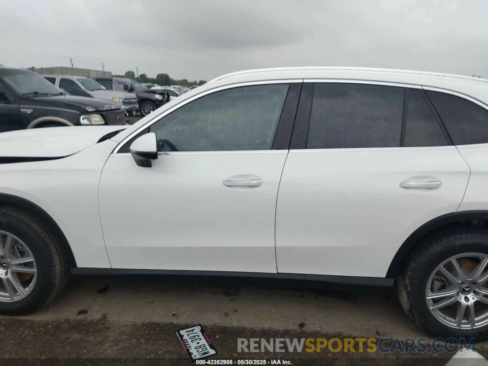 14 Photograph of a damaged car W1NKM4GB8SF336659 MERCEDES-BENZ GLC 300 2025